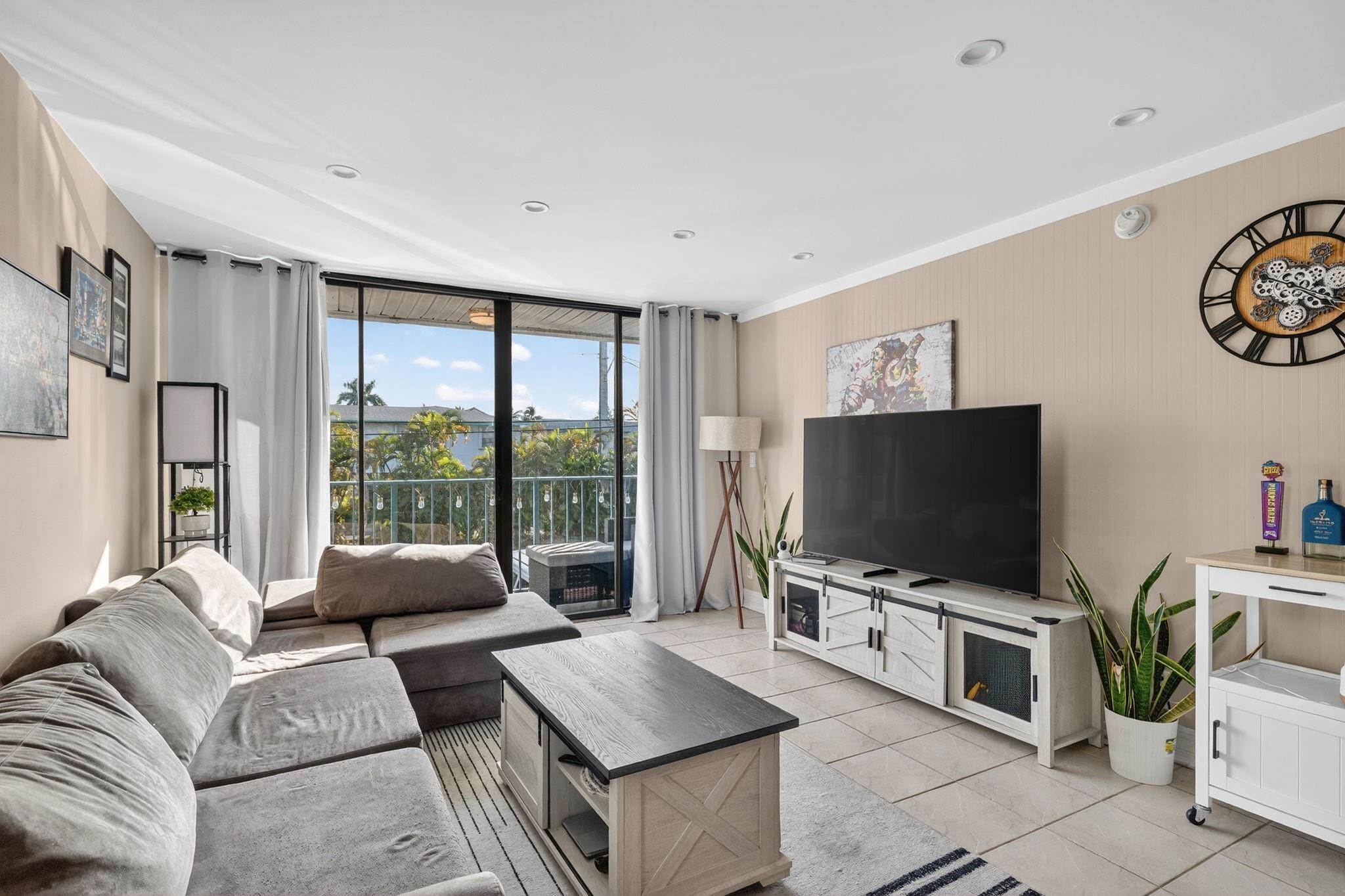 Foto de propiedad en 1531 SE 15th 6, Fort Lauderdale, FL 33316 Fort Lauderdale con MLS# 