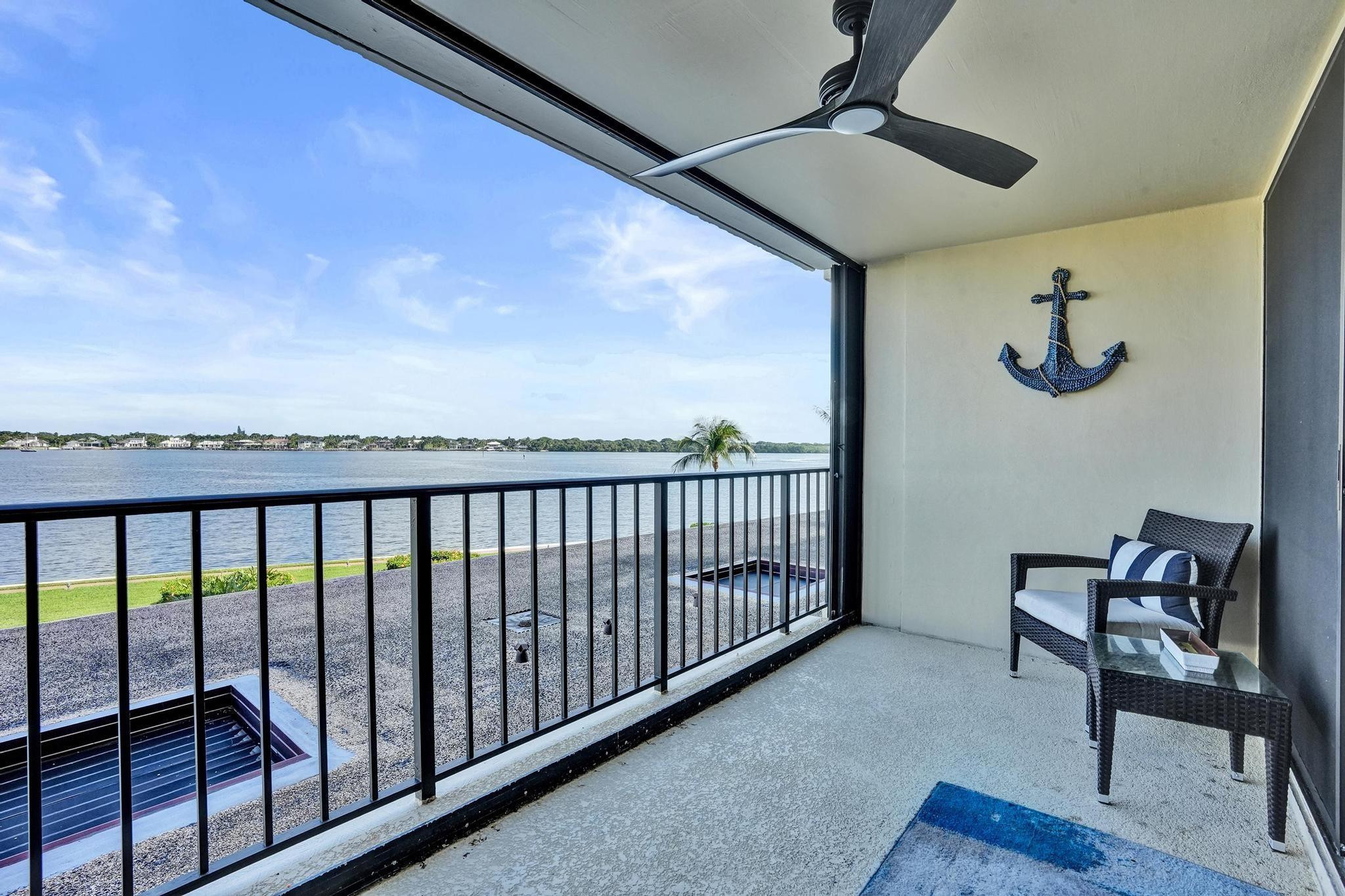 Foto de propiedad en 132 Lakeshore Drive 317, North Palm Beach, FL 33408 North Palm Beach con MLS# 