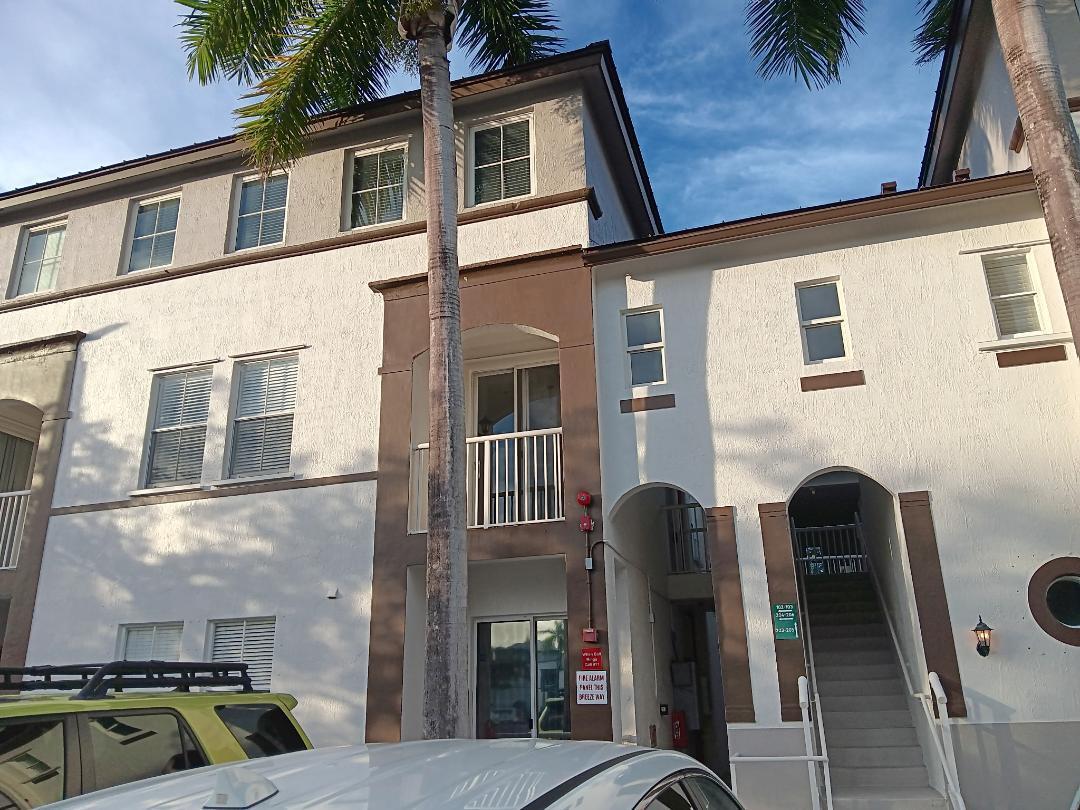 Foto de propiedad en 4321 SW 160th Avenue 203, Miramar, FL 33027 Miramar con MLS# 