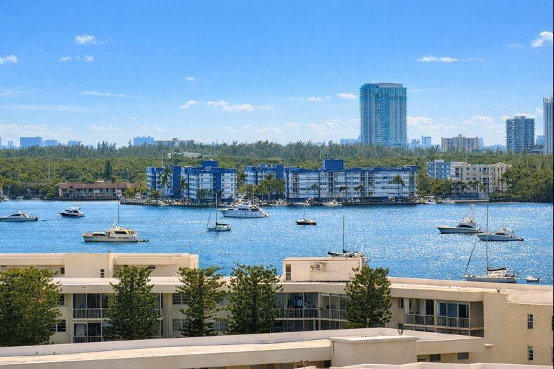 Foto de propiedad en 18031 Biscayne Boulevard 1104, Aventura, FL 33160 Aventura con MLS# 