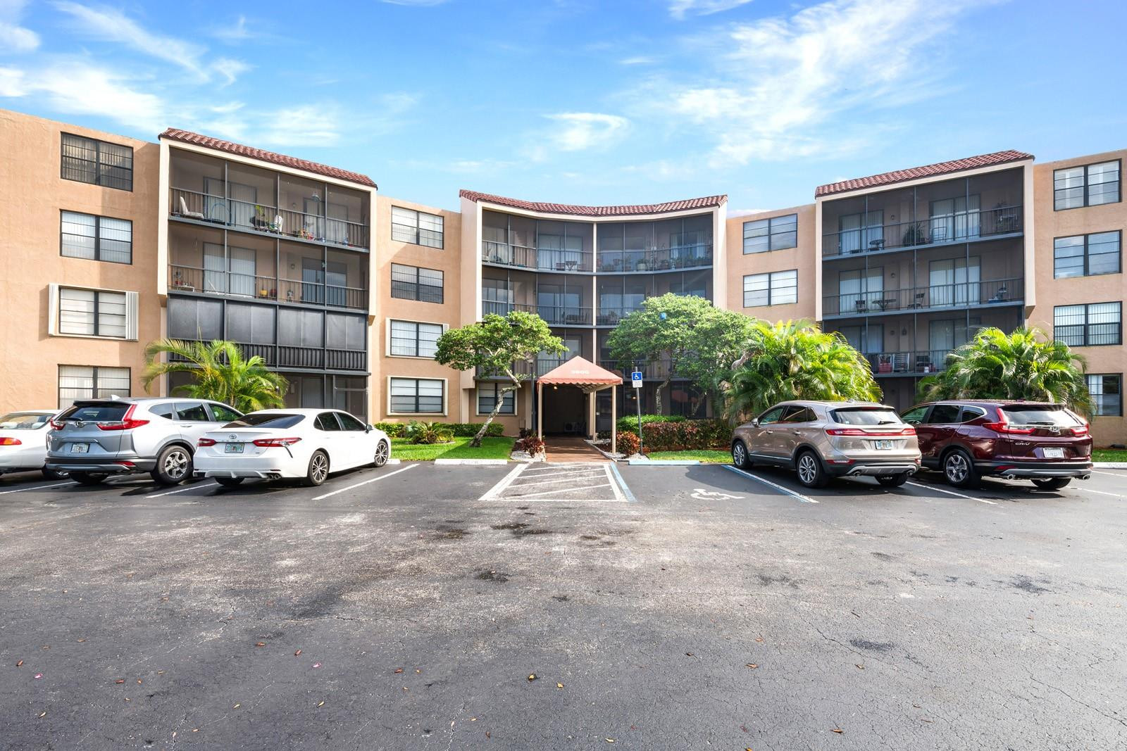 Alquilada 3900 N Hills Drive 409, Hollywood, FL 33021, Hollywood, FL 33021