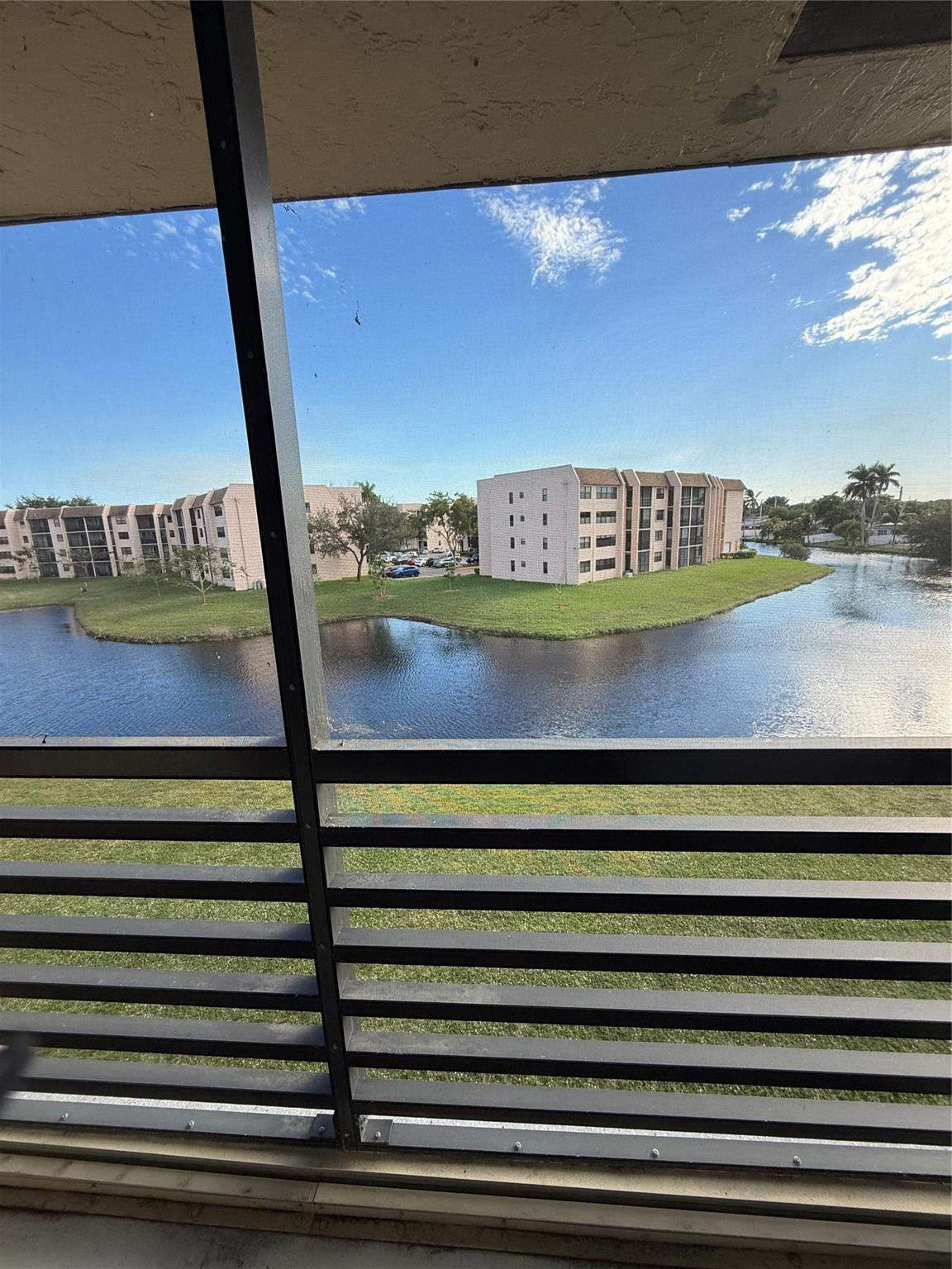 Vendido 10442 Sunrise Lakes Boulevard 303, Sunrise, FL 33322, Sunrise, FL 33322