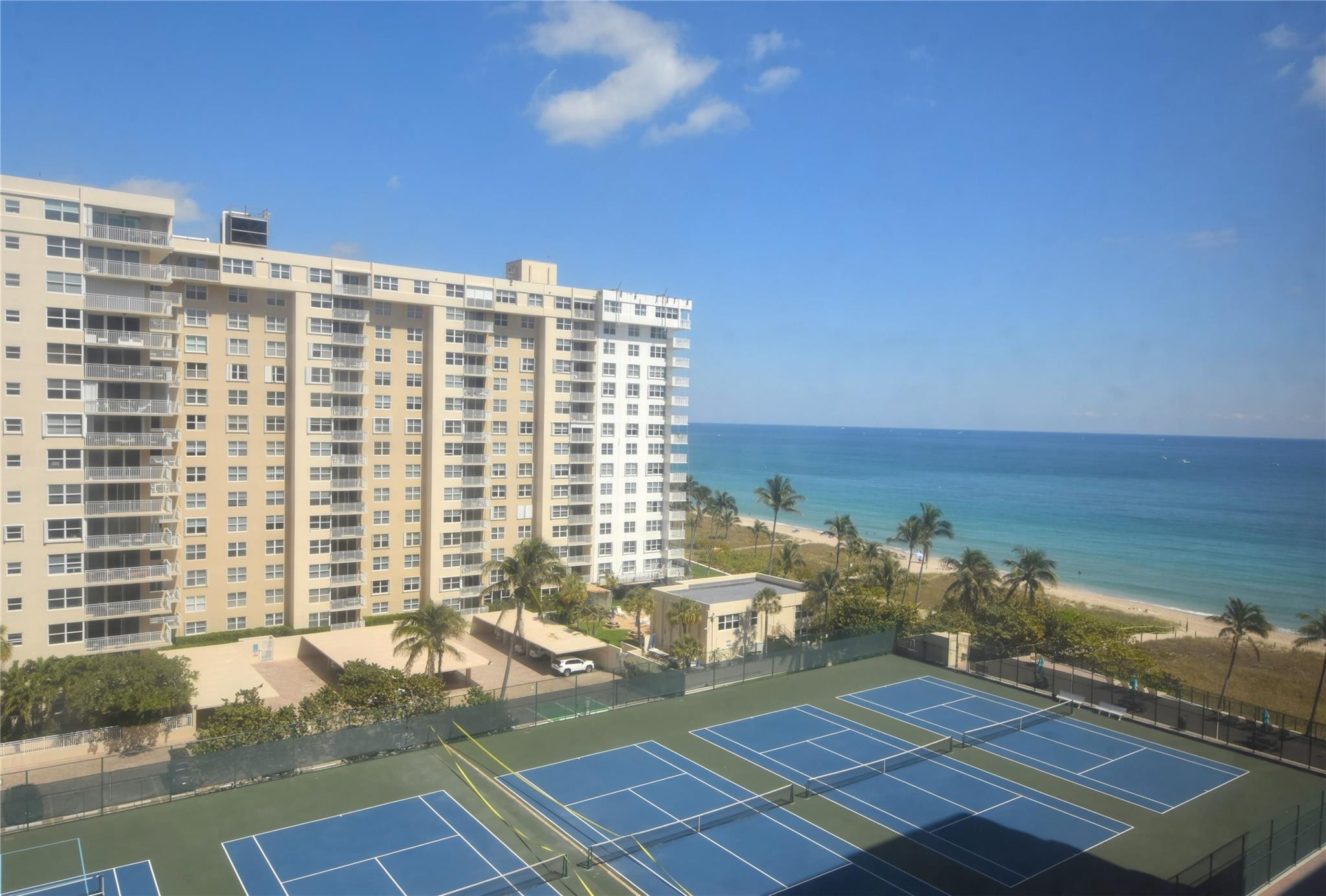 Foto de propiedad en 5100 N Ocean Boulevard 1004, Lauderdale-By-The-Sea, FL 33308 Lauderdale-By-The-Sea con MLS# 