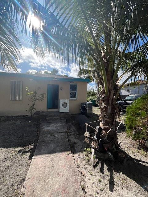Foto de propiedad en 2956 NW 49th Street, Miami, FL 33142 Miami con MLS# 