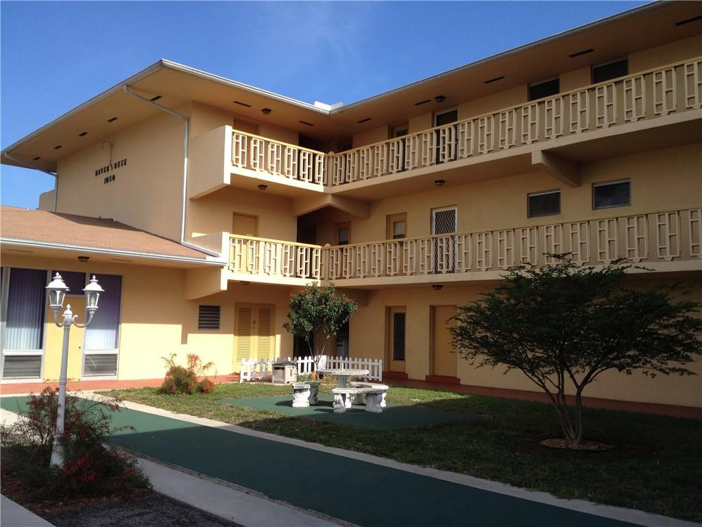 Alquilada 1050 E Sample Road 104, Pompano Beach, FL 33064, Pompano Beach, FL 33064