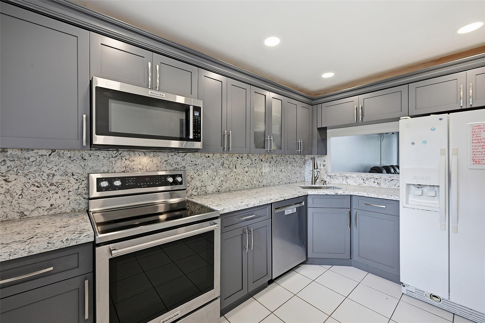 Foto de propiedad en 7500 NW 17th Street 110, Plantation, FL 33313 Plantation con MLS# 
