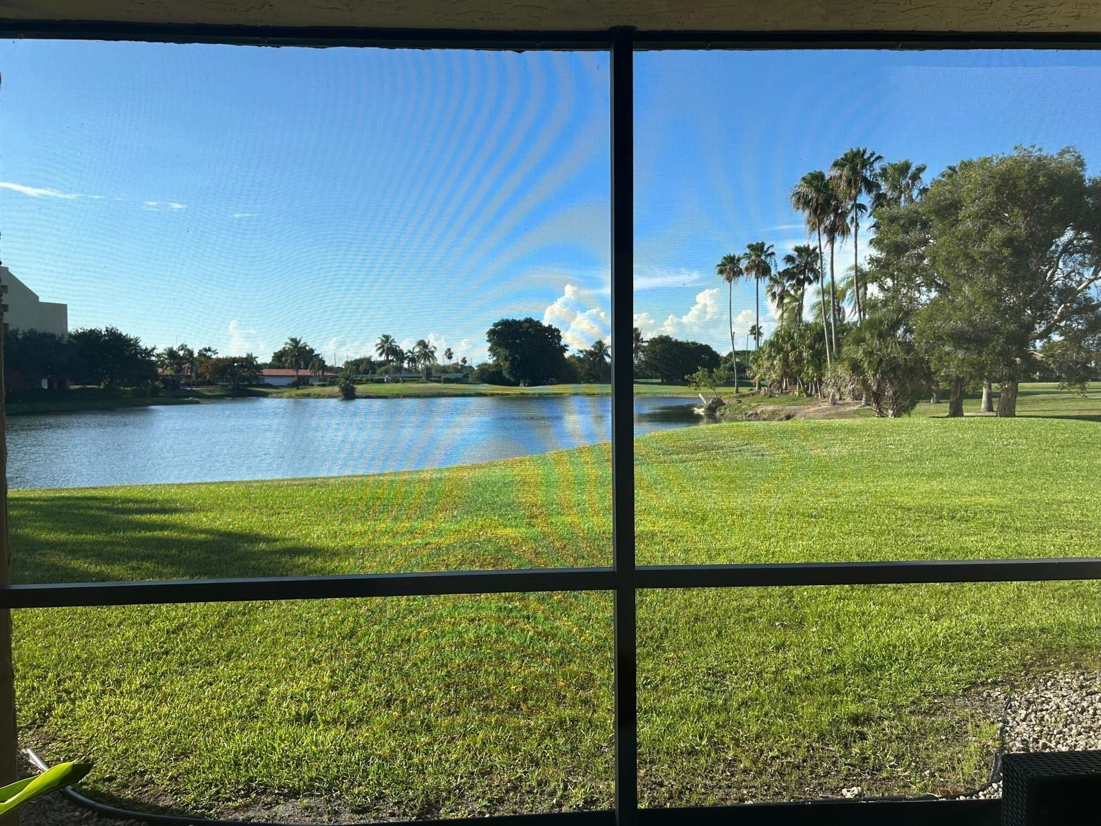 Foto de propiedad en 16325 Golf Club Road 109, Weston, FL 33326 Weston con MLS# 