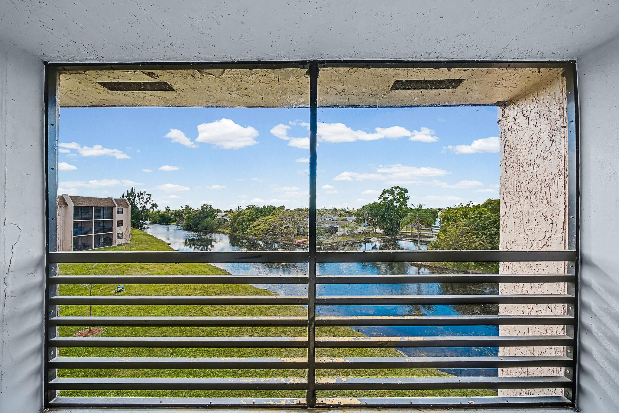 Foto de propiedad en 10466 Sunrise Lakes Boulevard 312, Sunrise, FL 33322 Sunrise con MLS# 