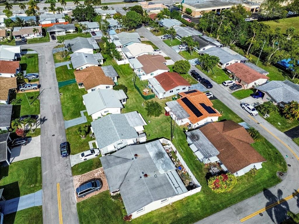 Foto de propiedad en 4805 NW 25th Terrace, Fort Lauderdale, FL 33309 Fort Lauderdale con MLS# 