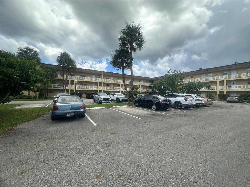 Foto de propiedad en 3500 SW Natura Boulevard 108, Deerfield Beach, FL 33441 Deerfield Beach con MLS# 