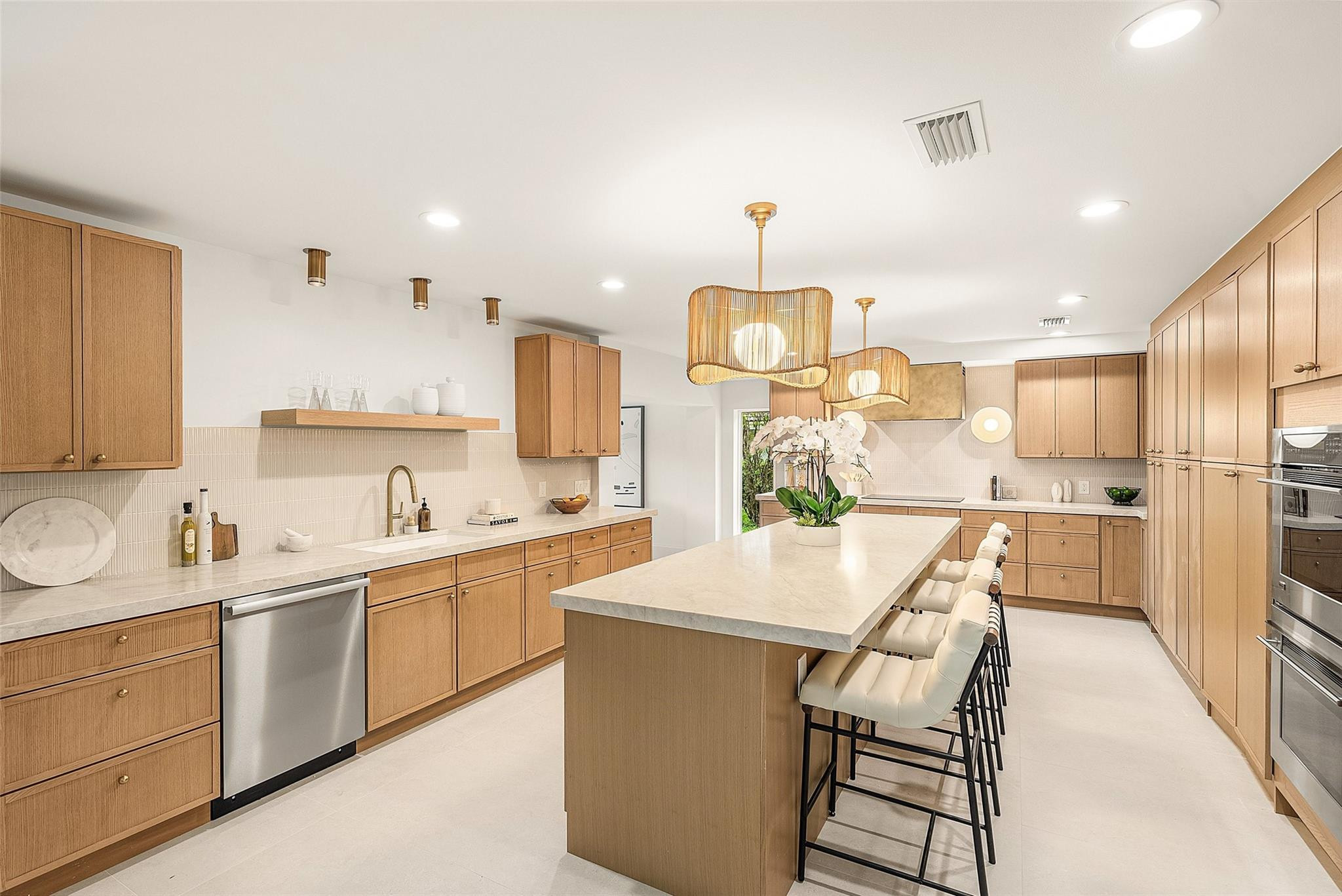 Foto de propiedad en 4877 Pineview Circle, Delray Beach, FL 33445 Delray Beach con MLS# 