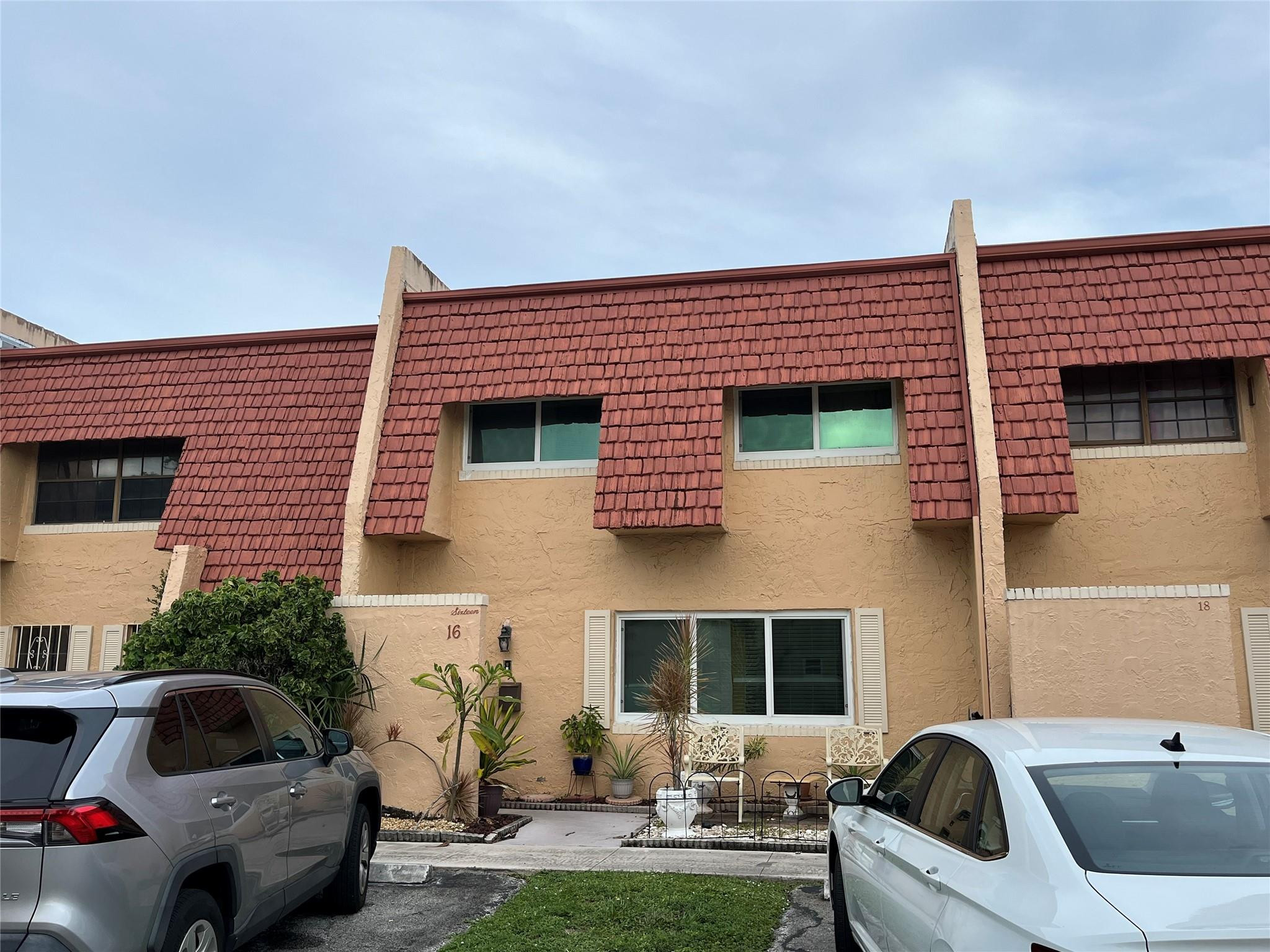Alquilada 16 Spinning Wheel Lane, Tamarac, FL 33319, Tamarac, FL 33319
