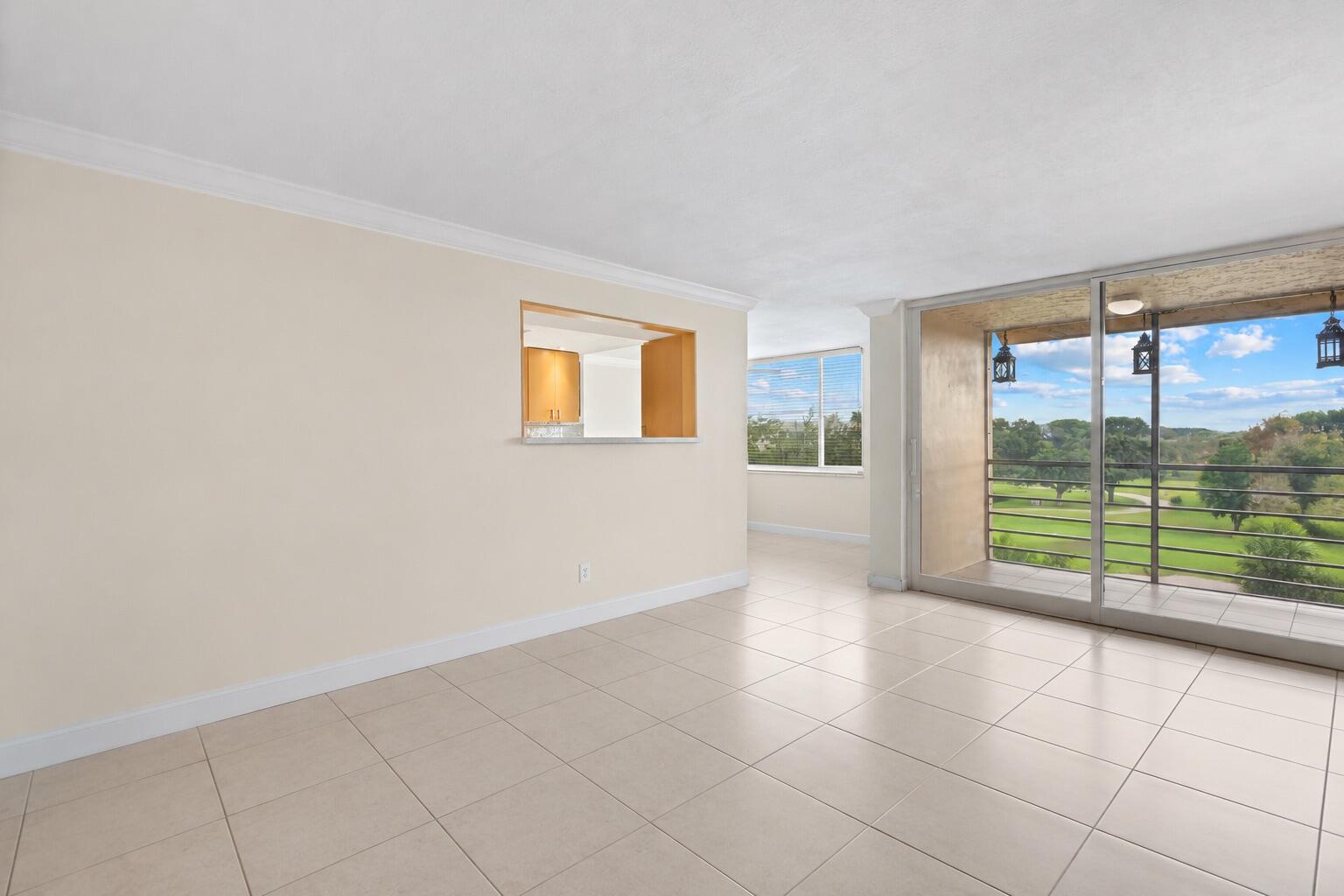 Foto de propiedad en 9470 Live Oak Place 409, Davie, FL 33324 Davie con MLS# 