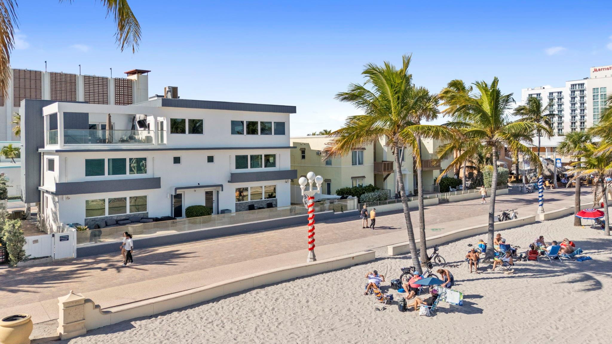 Foto de propiedad en 2201 N Surf Road, Hollywood, FL 33019 Hollywood con MLS# 