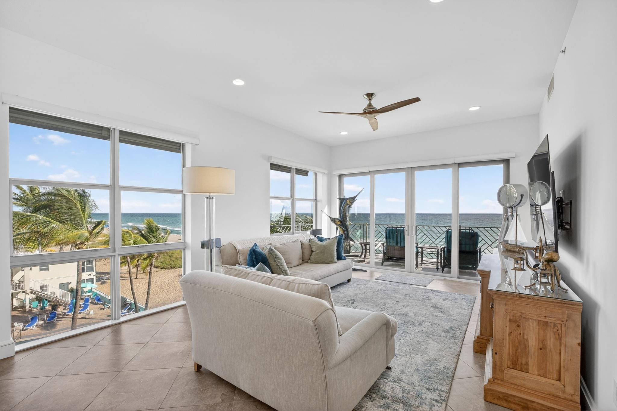 Foto de propiedad en 4510 El Mar Drive PH-405, Lauderdale-By-The-Sea, FL 33308 Lauderdale-By-The-Sea con MLS# 