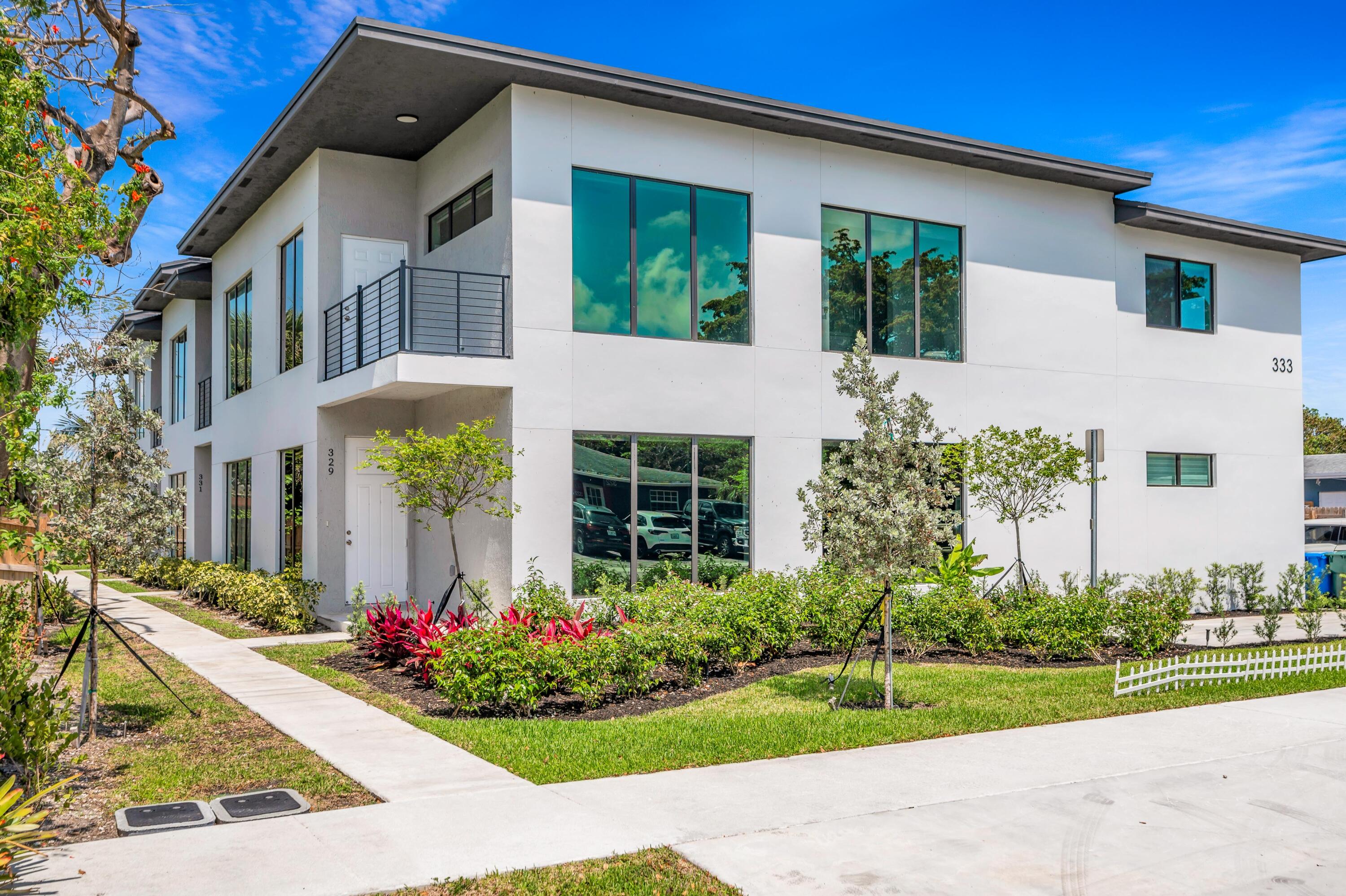 Alquilada 333 NW 41st Street 329, Oakland Park, FL 33309, Oakland Park, FL 33309