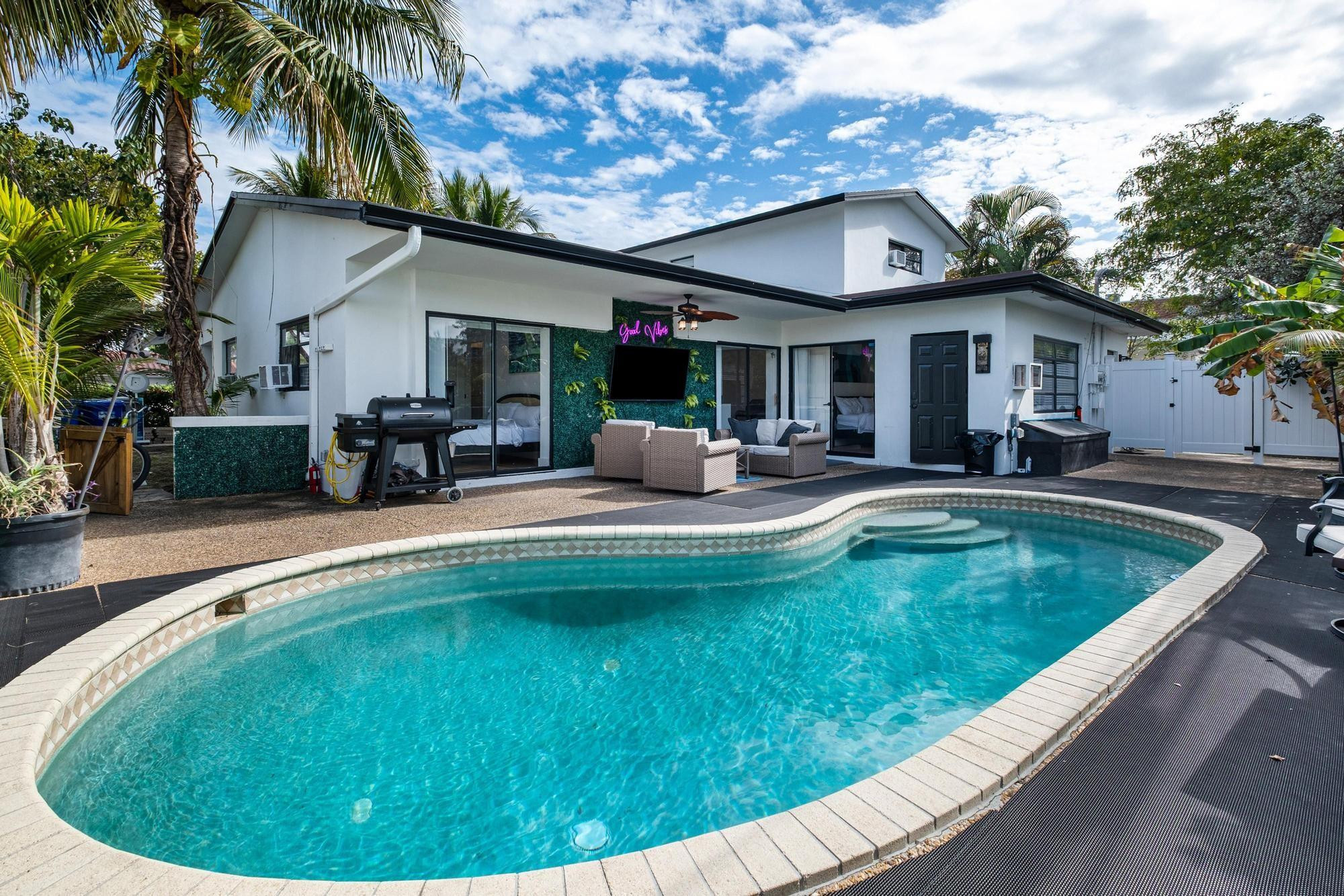 Foto de propiedad en 1551 SE 23rd Avenue, Pompano Beach, FL 33062 Pompano Beach con MLS# 