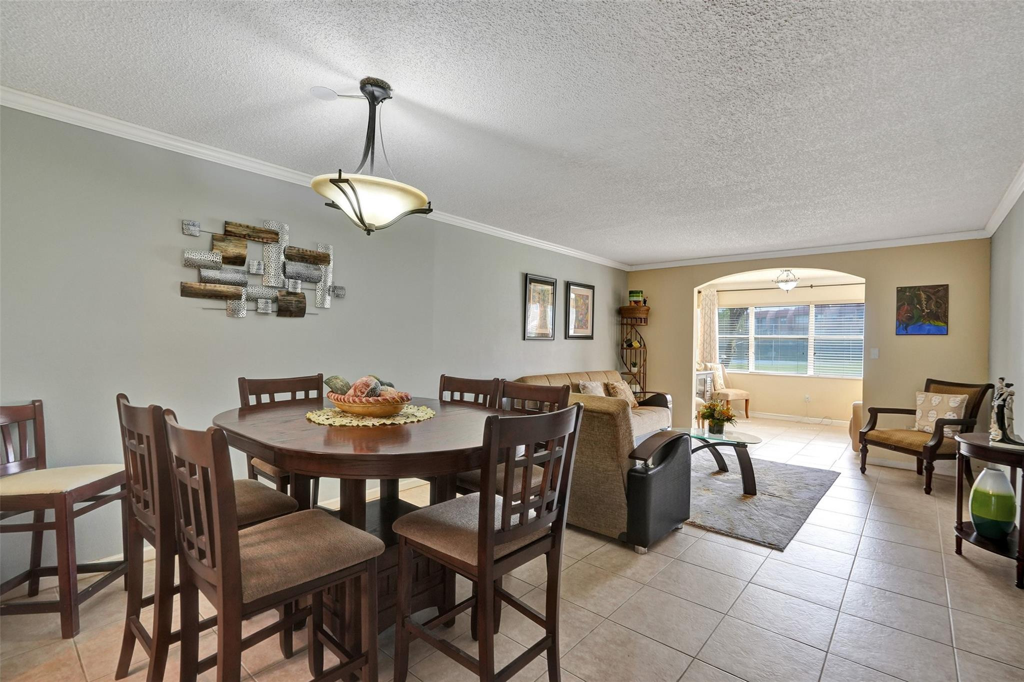 Foto de propiedad en 9821 Sunrise Lakes Boulevard 106, Sunrise, FL 33322 Sunrise con MLS# 