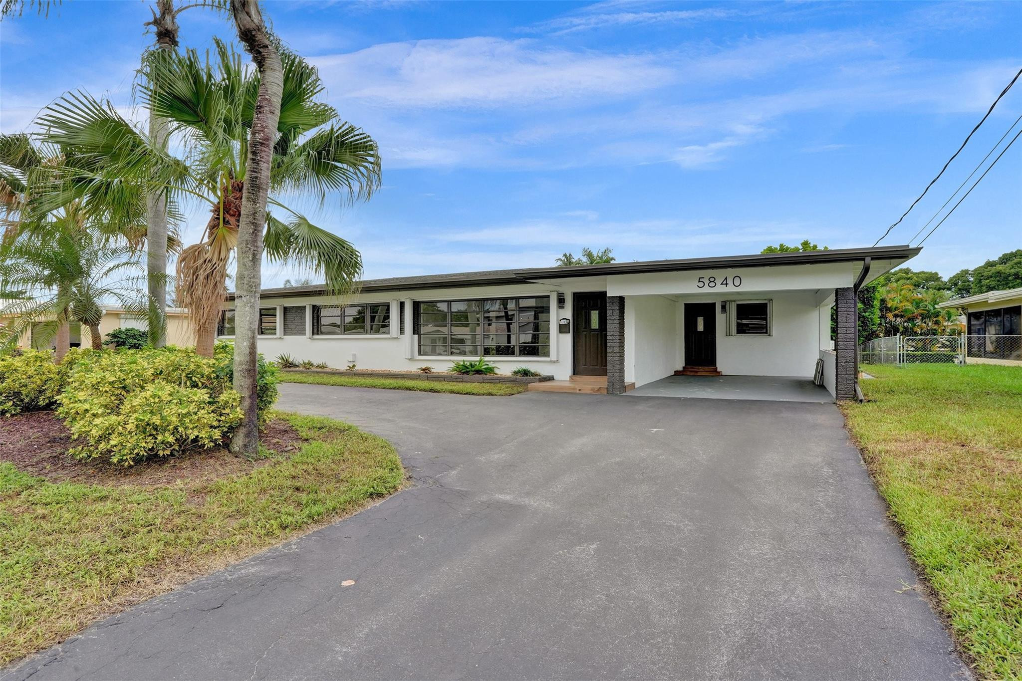 Foto de propiedad en 5840 SW 14th Street, Plantation, FL 33317 Plantation con MLS# 