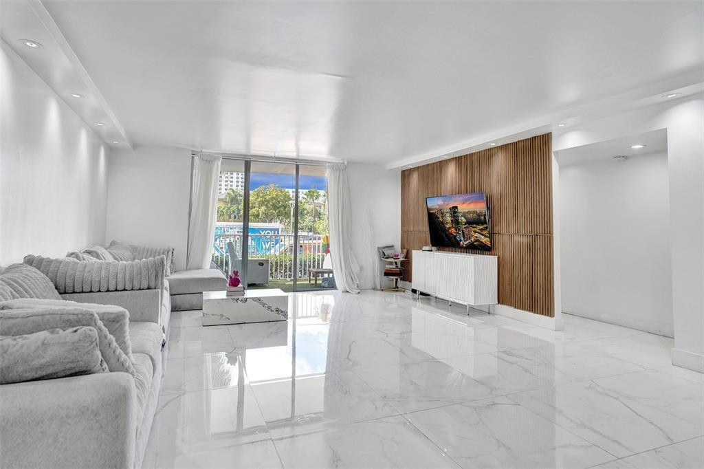 Foto de propiedad en 2801 NE 183rd Street 101w, Aventura, FL 33160 Aventura con MLS# 