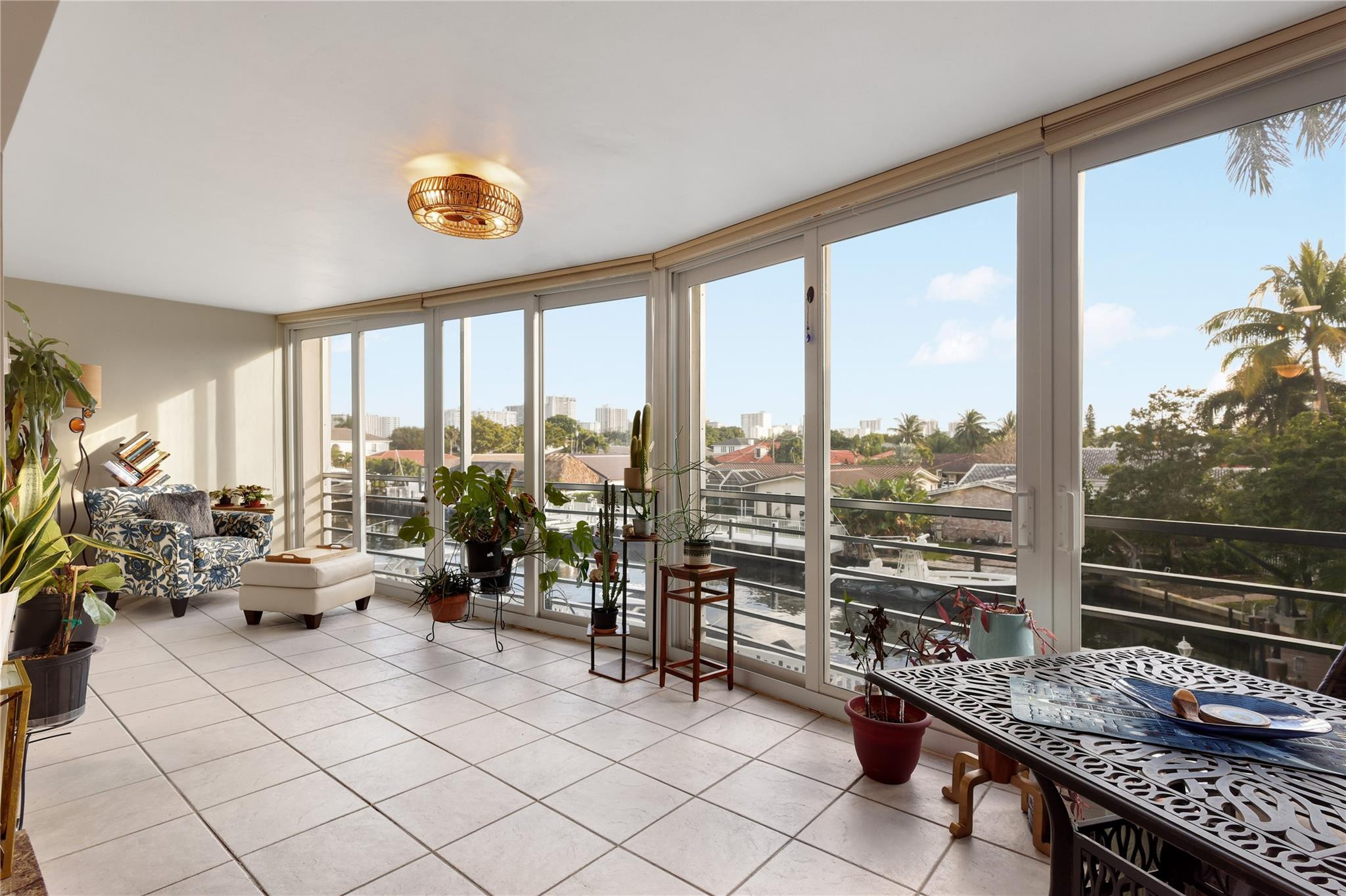 Foto de propiedad en 3050 NE 47th Court 205, Fort Lauderdale, FL 33308 Fort Lauderdale con MLS# 