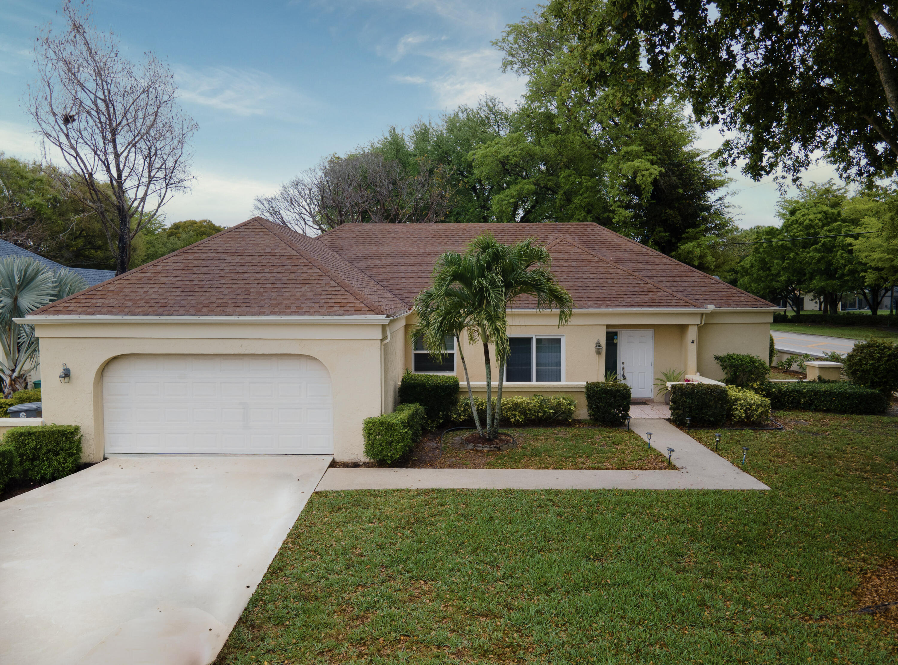 Foto de propiedad en 10195 Greentrail Drive, Boynton Beach, FL 33436 Boynton Beach con MLS# 