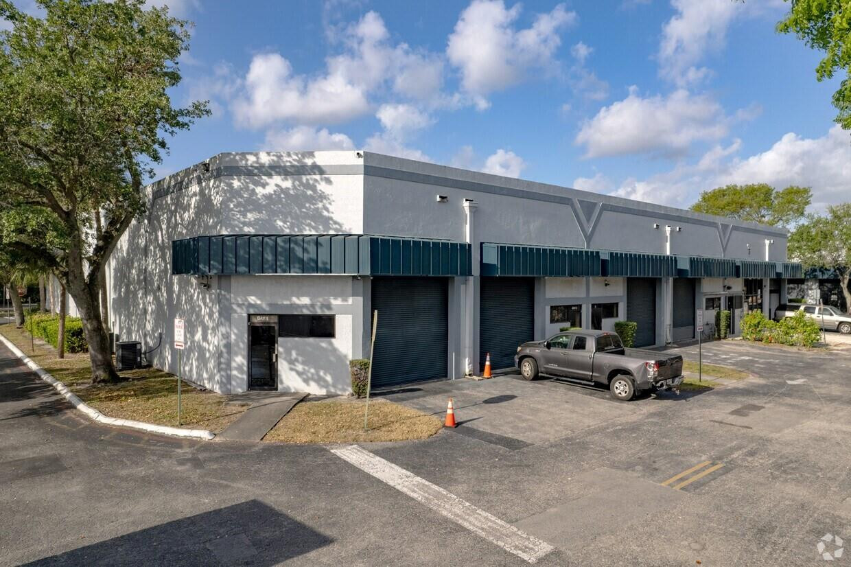 En Renta 6741 W Sunrise Boulevard, Plantation, FL 33313, Plantation, FL 33313