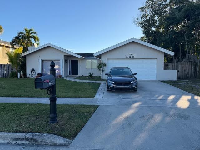Foto de propiedad en 680 NW 49th Avenue, Coconut Creek, FL 33063 Coconut Creek con MLS# 