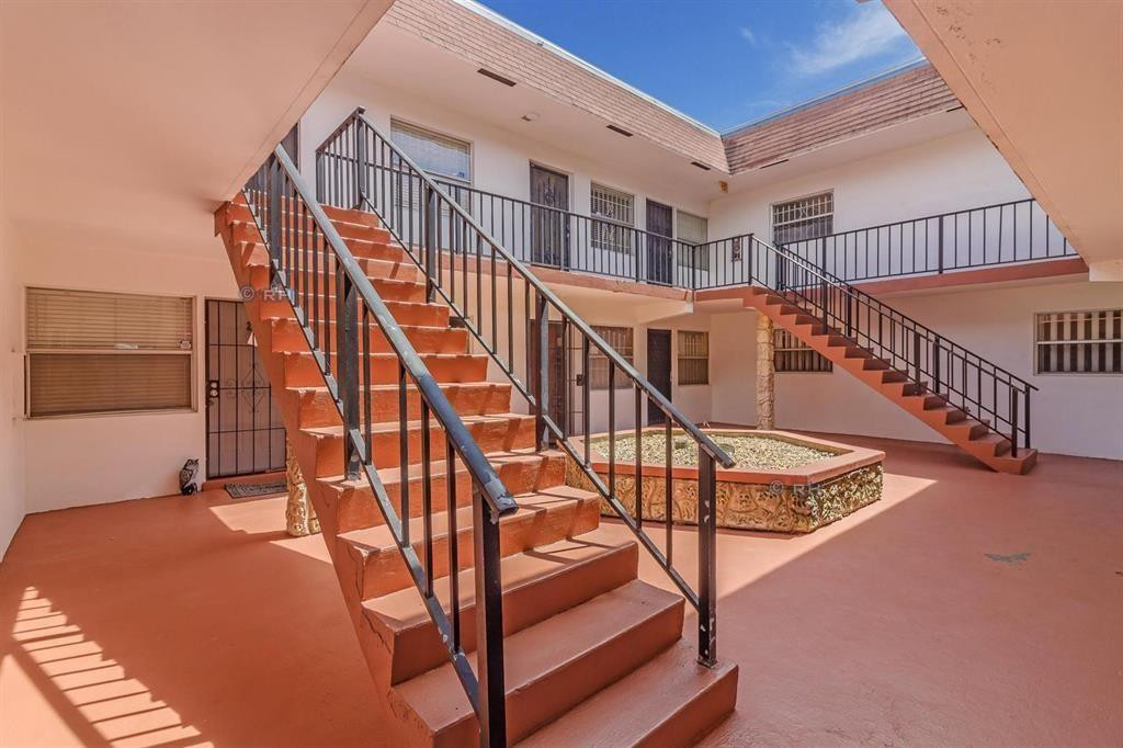 Foto de propiedad en 230 SW 1st Street G-8, Pompano Beach, FL 33060 Pompano Beach con MLS# 