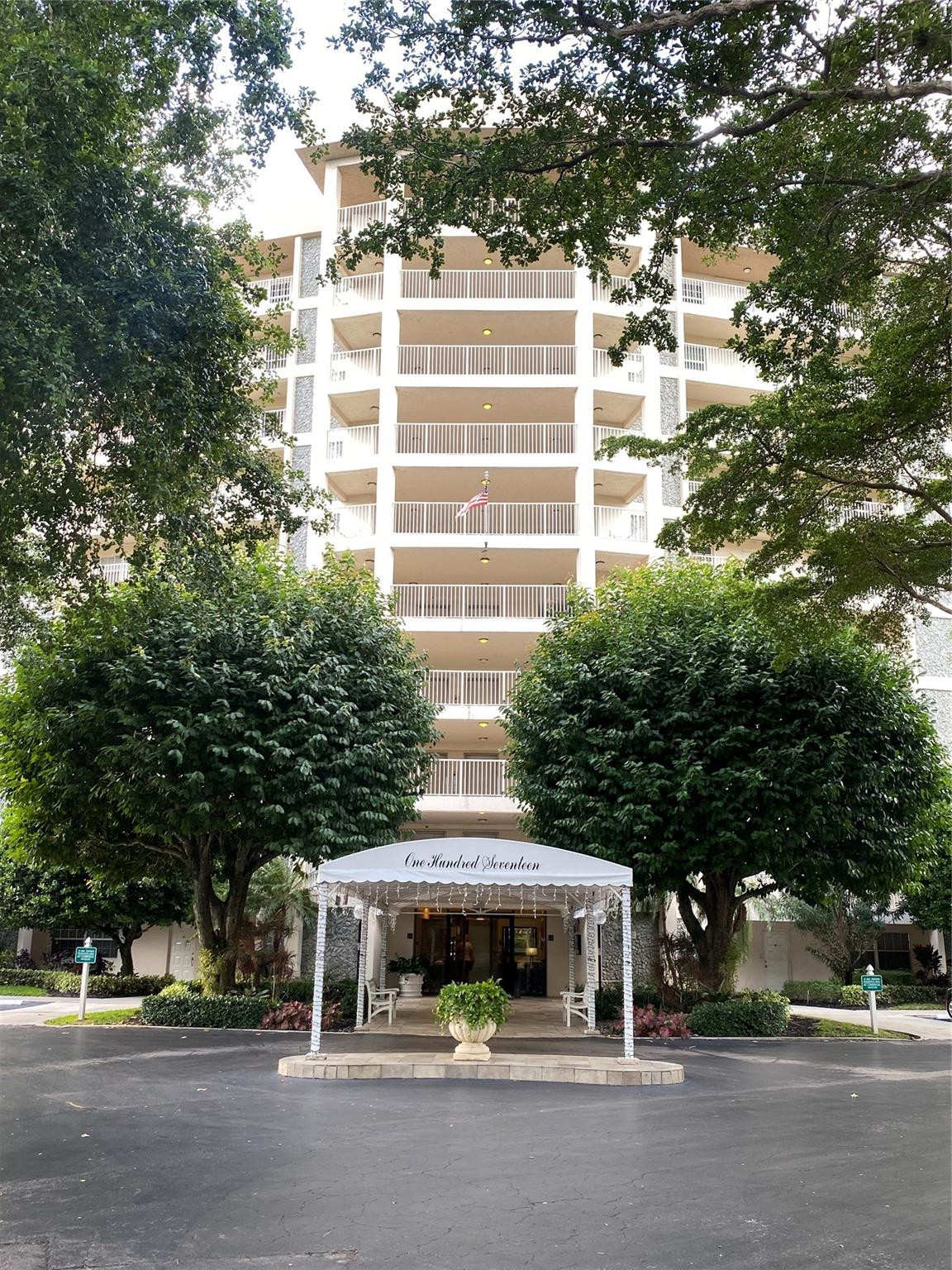 Alquilada 3499 Oaks Way 304, Pompano Beach, FL 33069, Pompano Beach, FL 33069