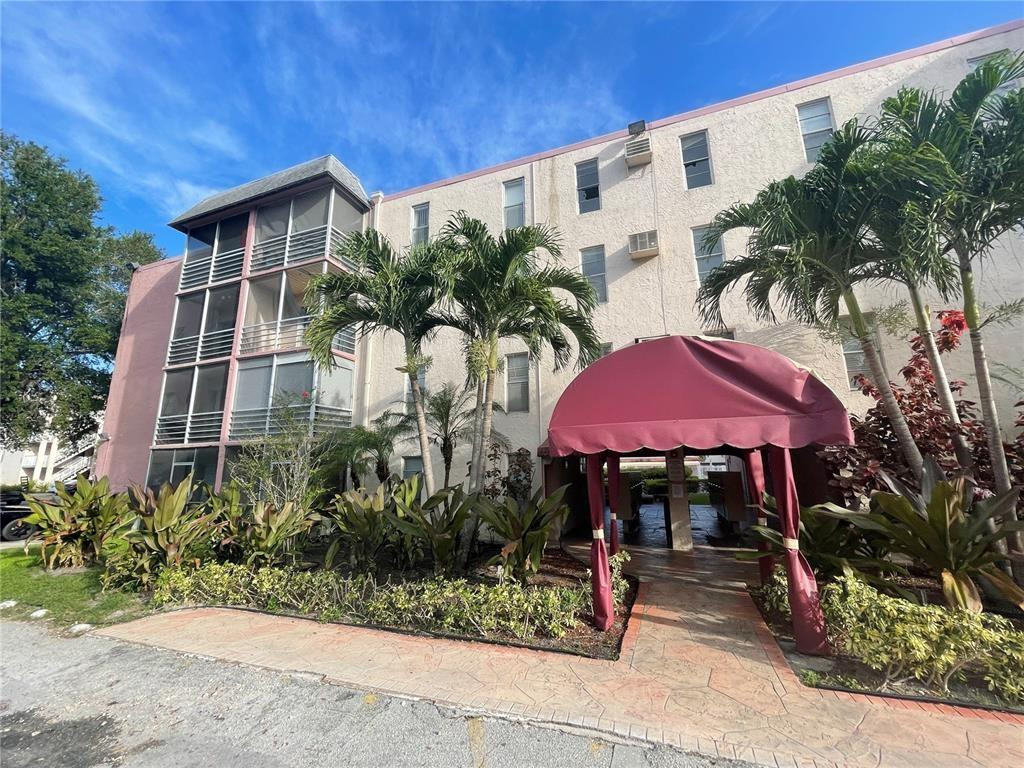 Vendido 2800 NW 56th Avenue G-301, Lauderhill, FL 33313, Lauderhill, FL 33313