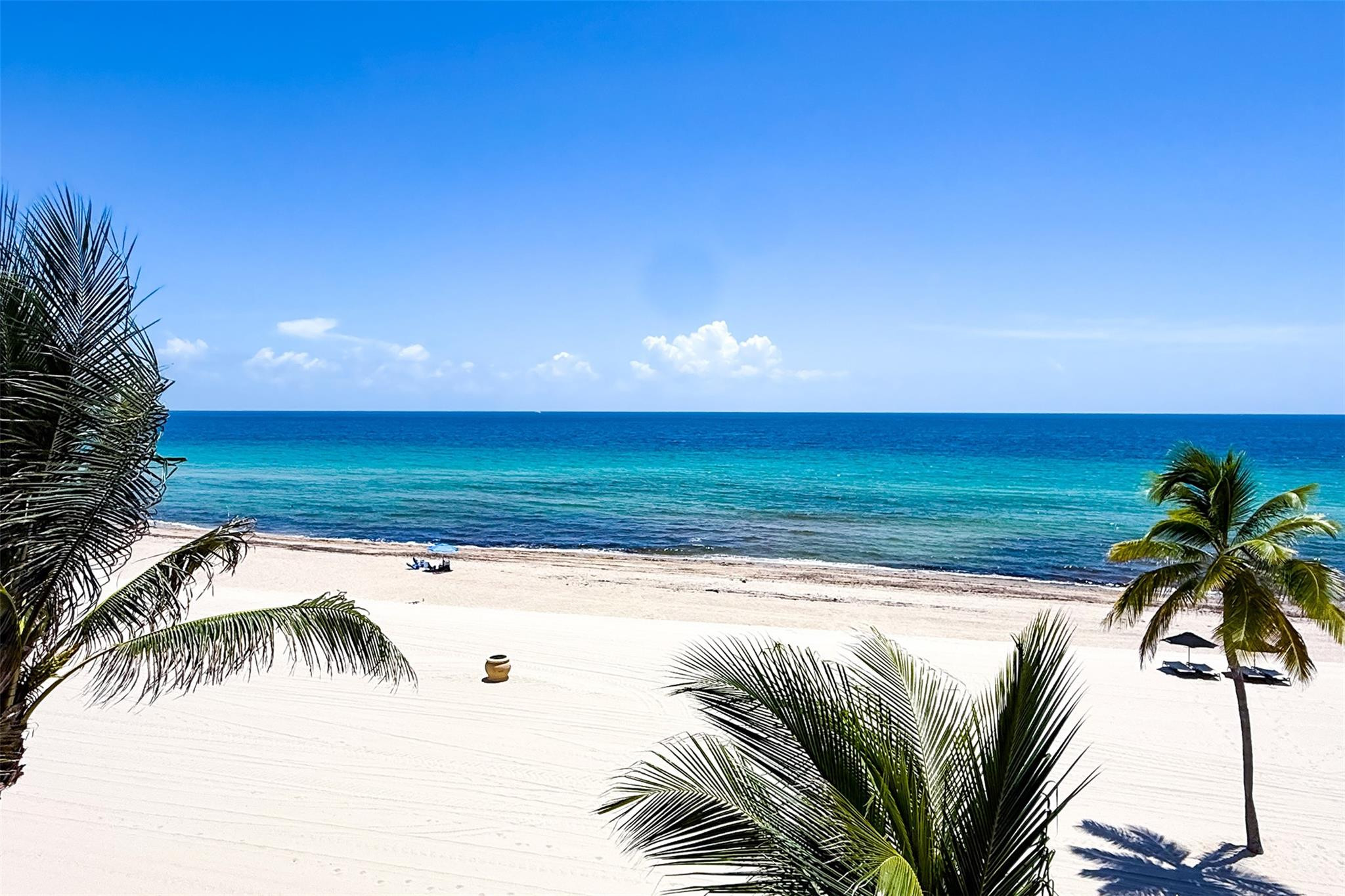Foto de propiedad en 2205 S Surf Road 4b, Hollywood, FL 33019 Hollywood con MLS# 