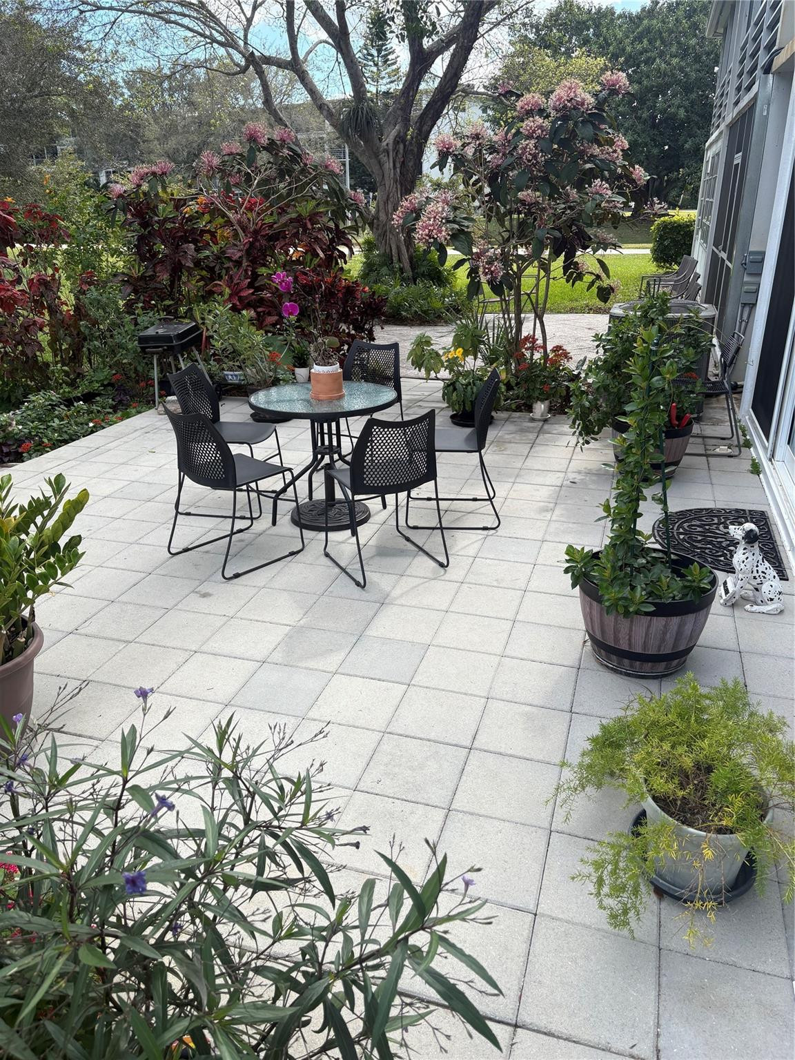 Foto de propiedad en 211 N Oakridge 211, Deerfield Beach, FL 33442 Deerfield Beach con MLS# 