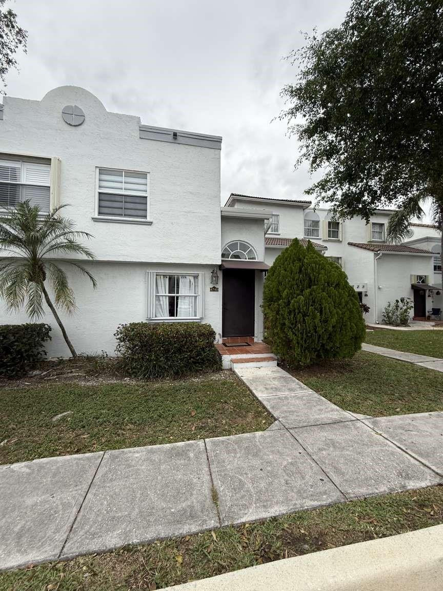 Foto de propiedad en 4740 NW 97th Place 227, Doral, FL 33178 Doral con MLS# 