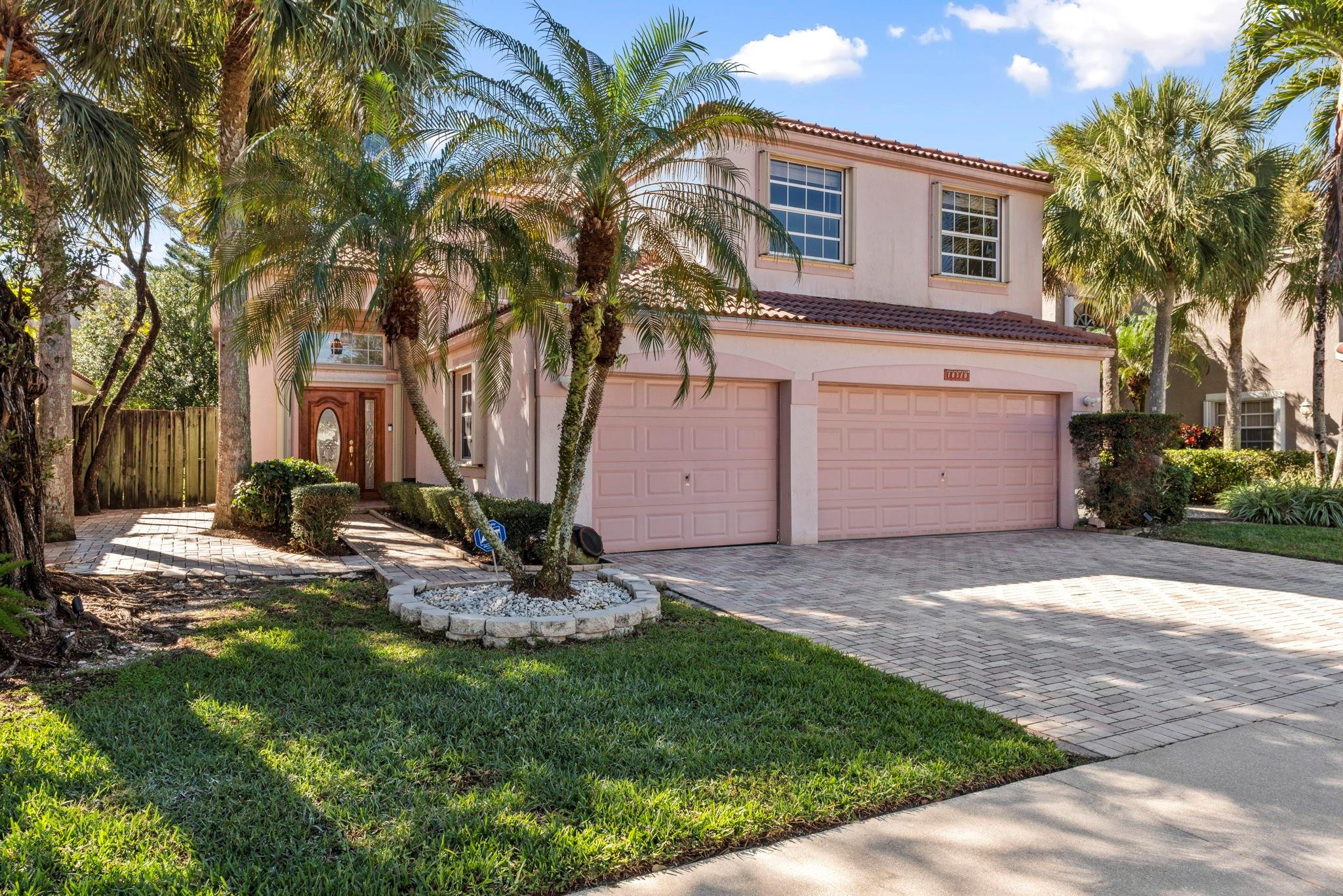 Foto de propiedad en 10320 NW 10th Court, Plantation, FL 33322 Plantation con MLS# 