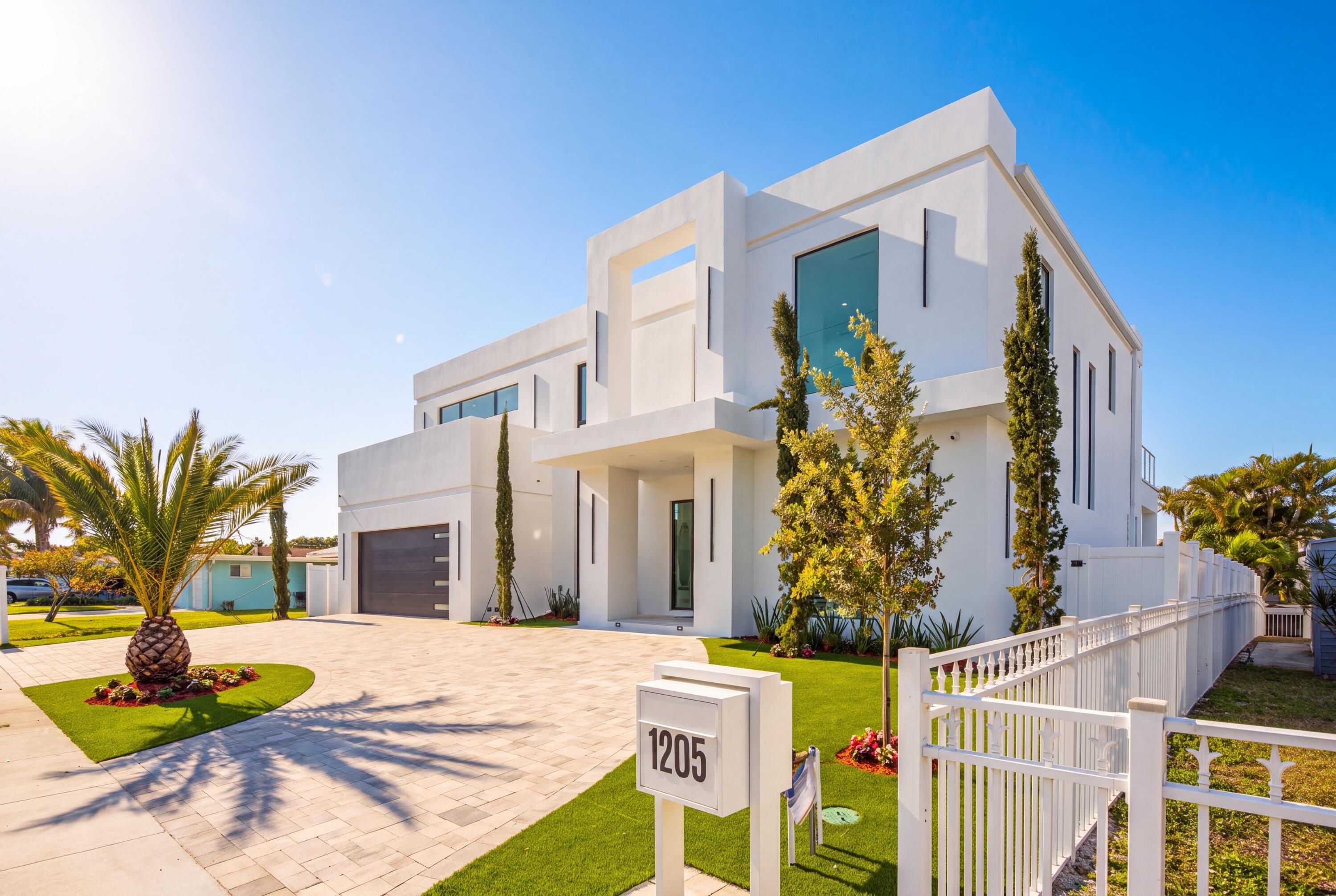 Foto de propiedad en 1205 Avocado Isle, Fort Lauderdale, FL 33315 Fort Lauderdale con MLS# 