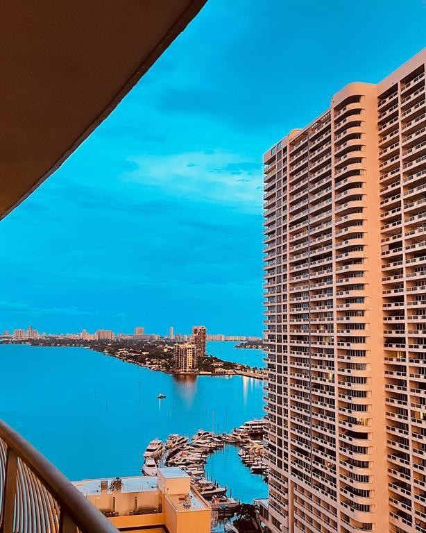 Foto de propiedad en 1750 N Bayshore Drive 2106, Miami, FL 33132 Miami con MLS# 