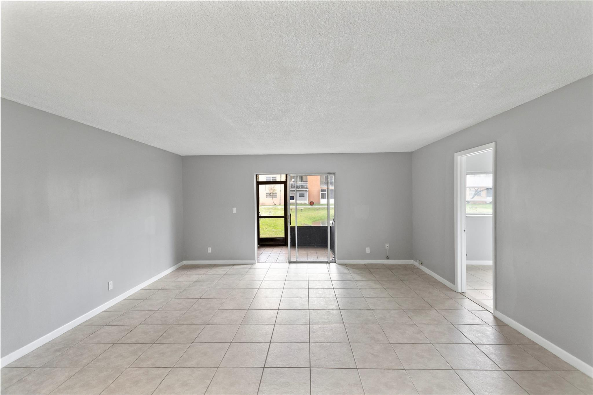 Foto de propiedad en 4101 NW 26th Street 161, Lauderhill, FL 33313 Lauderhill con MLS# 