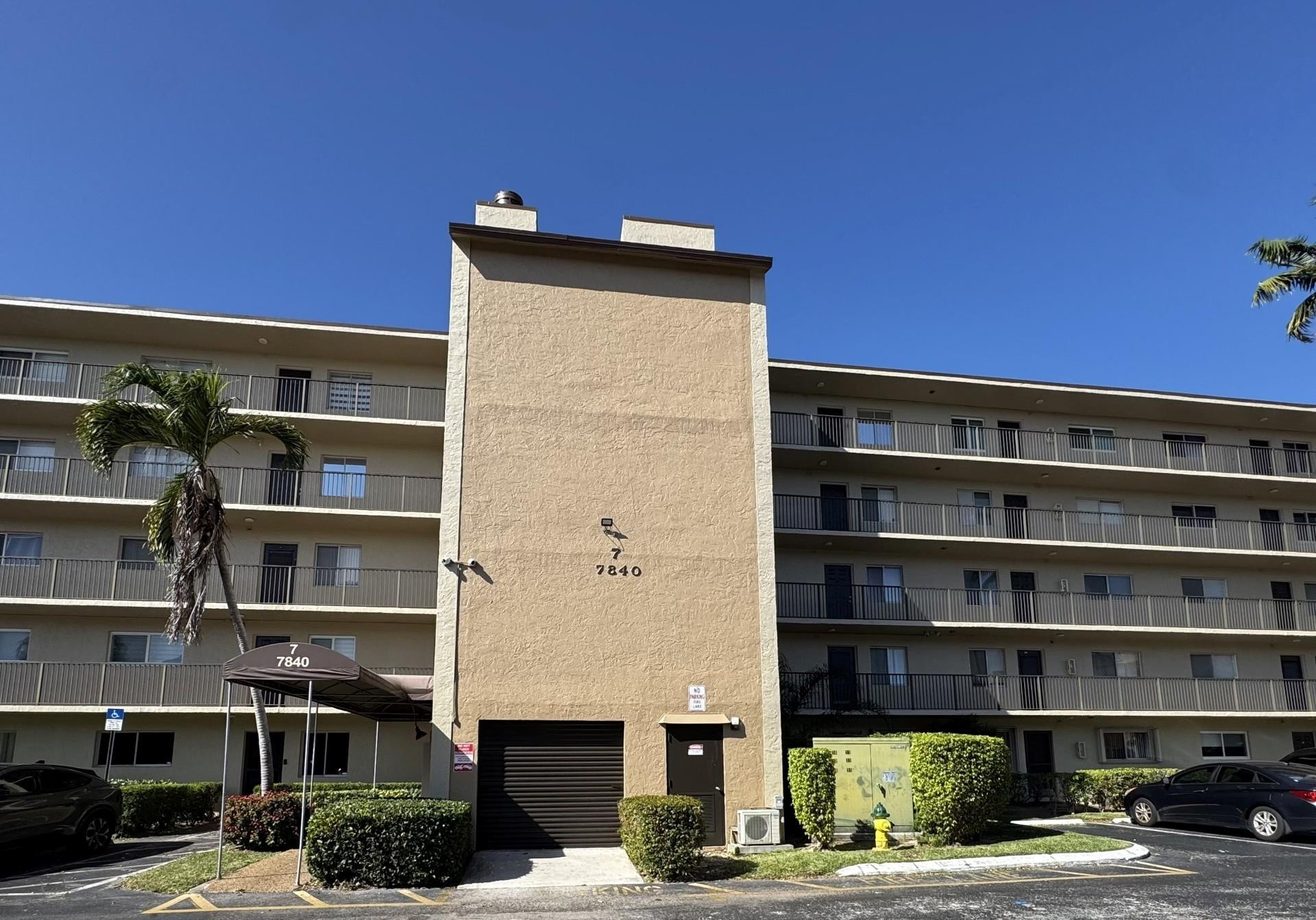 Alquilada 7840 NW 50th Street 104, Lauderhill, FL 33351, Lauderhill, FL 33351