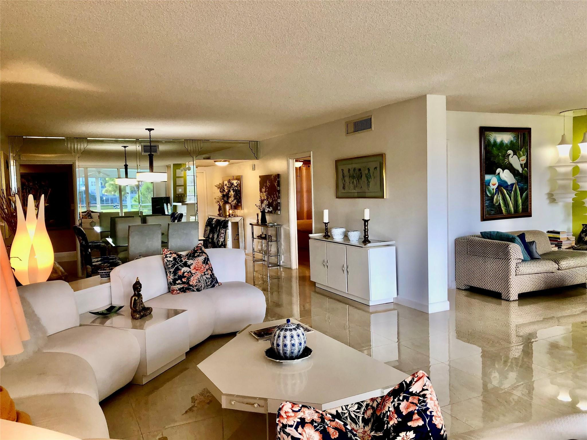 Foto de propiedad en 800 Cypress Grove Drive 204, Pompano Beach, FL 33069 Pompano Beach con MLS# 