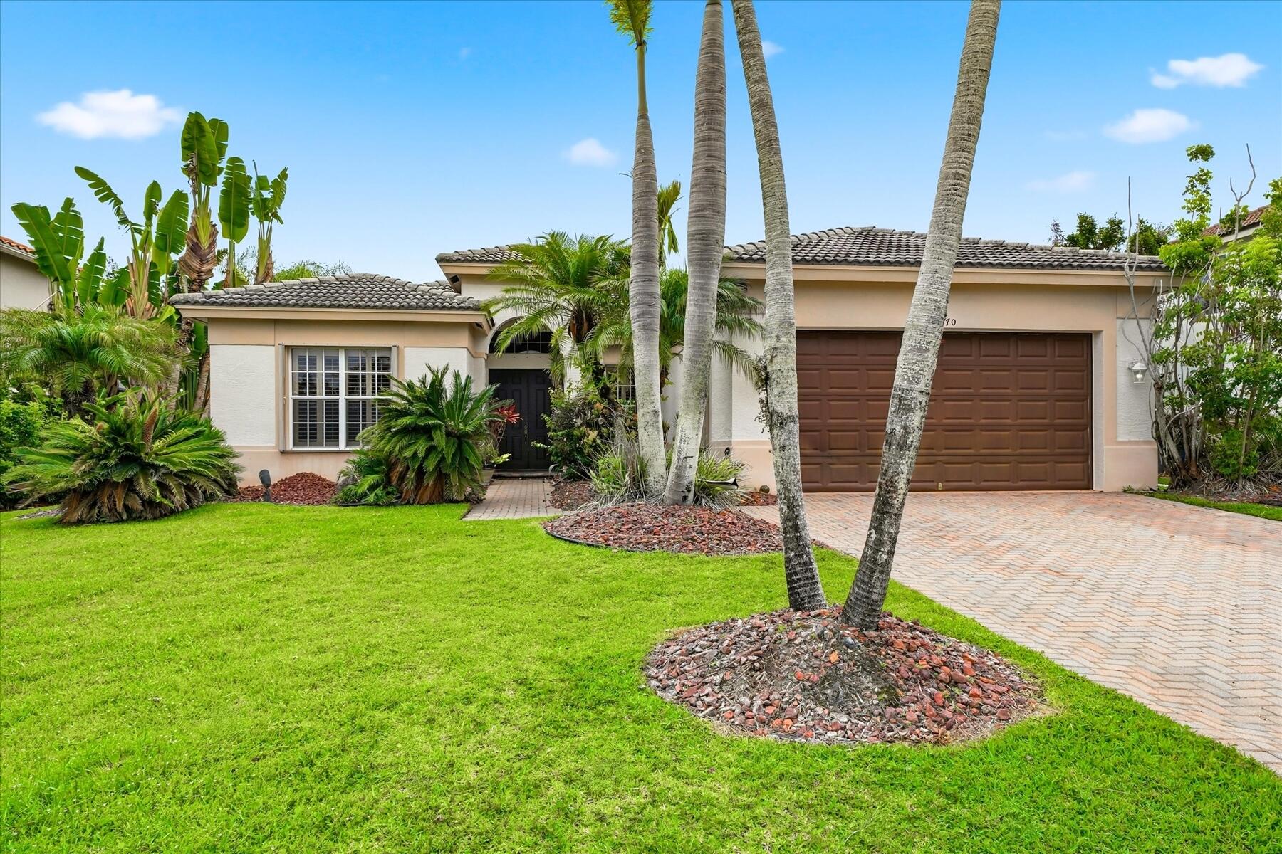 Foto de propiedad en 970 Amethyst Drive, Vero Beach, FL 32968 Vero Beach con MLS# 