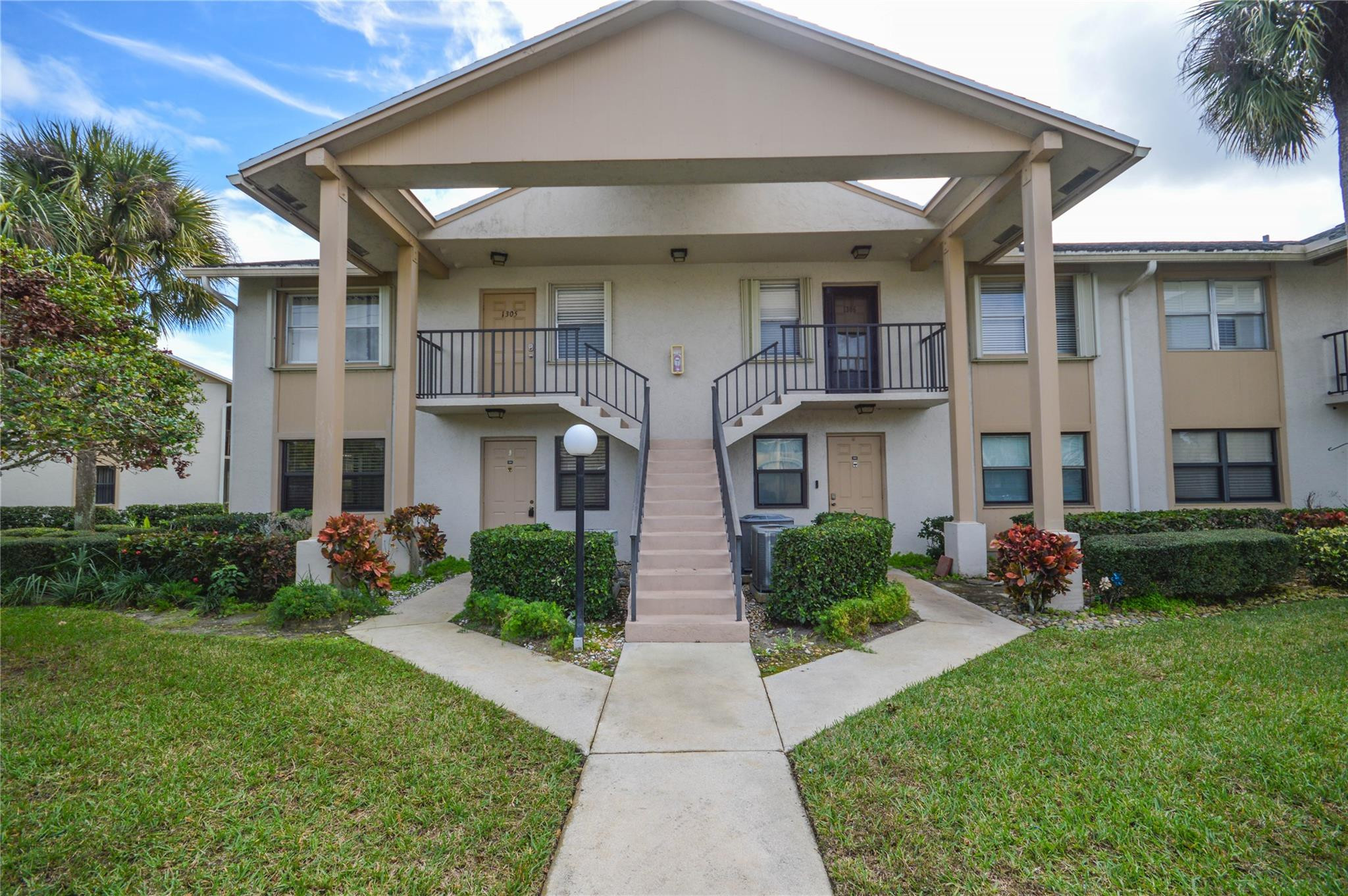 Foto de propiedad en 3151 SE Aster Lane 1301, Stuart, FL 34994 Stuart con MLS# 