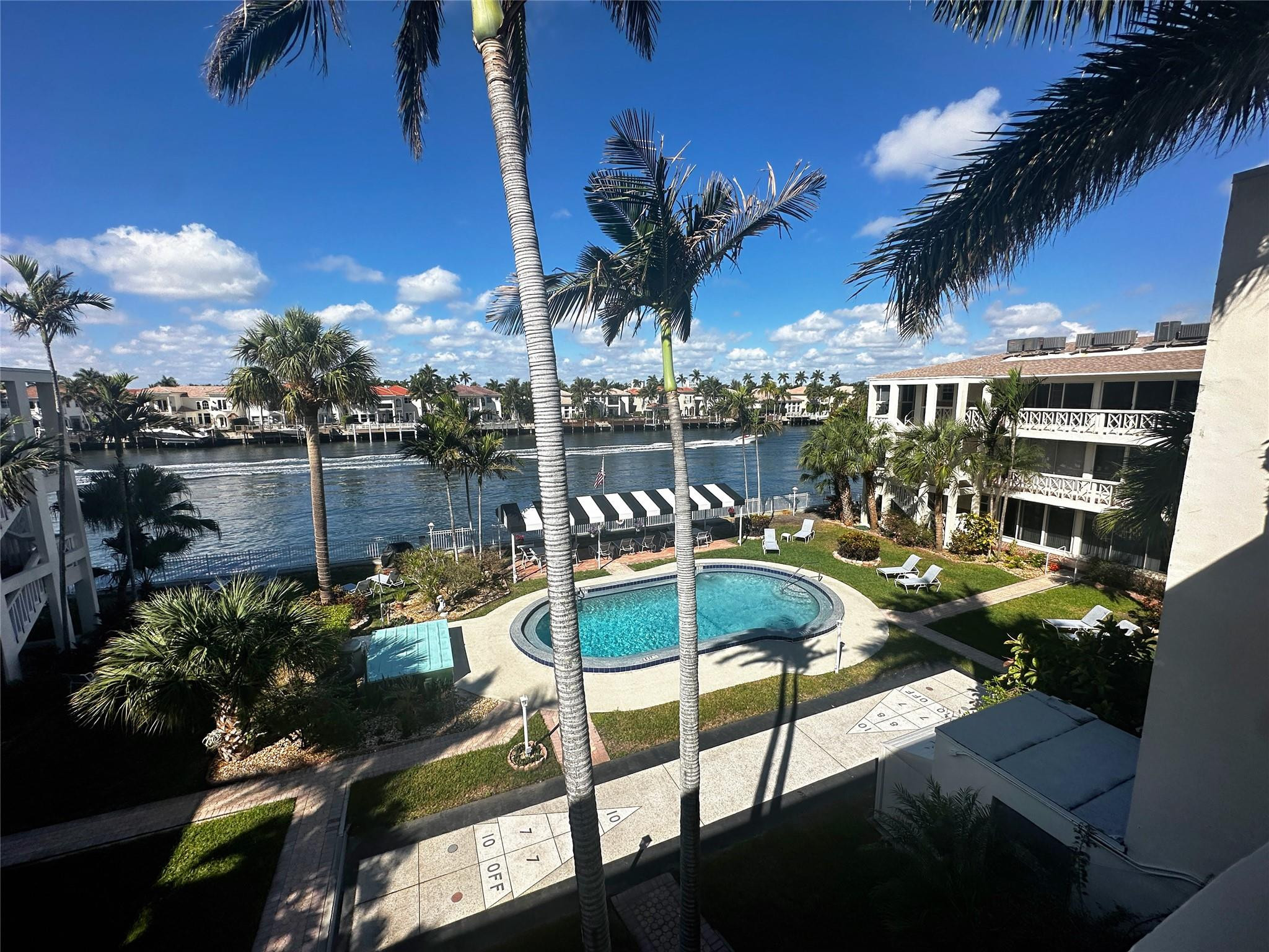 Foto de propiedad en 2400 S Ocean Drive 314, Hollywood, FL 33019 Hollywood con MLS# 