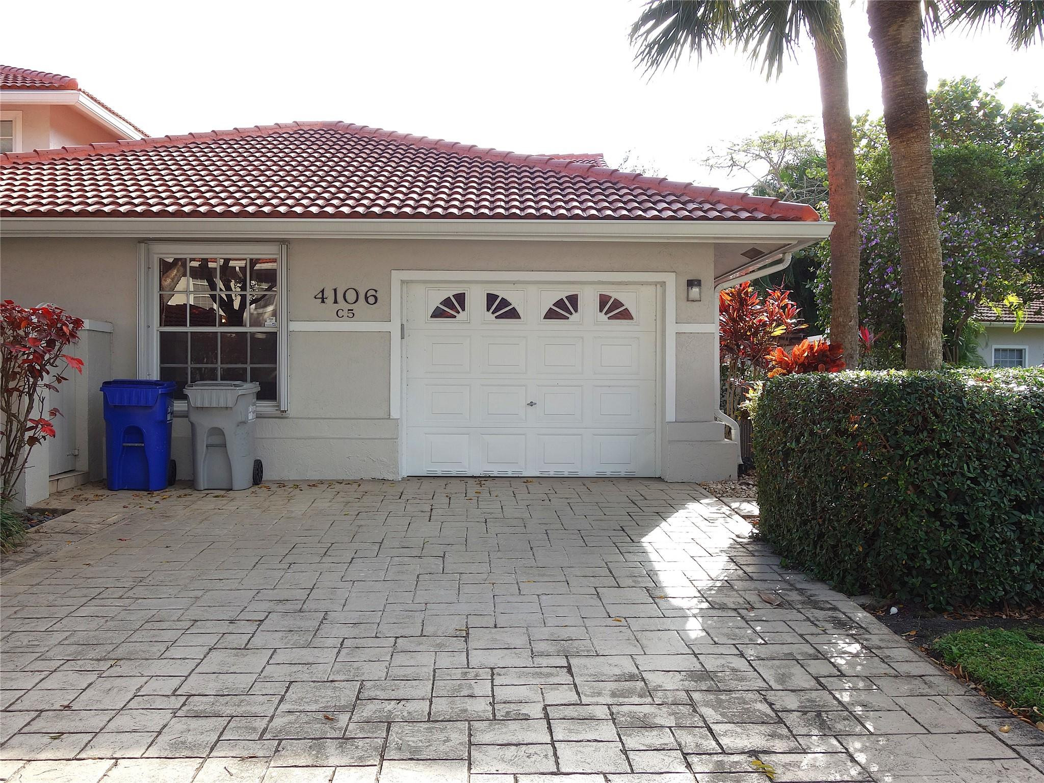 Foto de propiedad en 4106 Carriage Drive 5C, Pompano Beach, FL 33069 Pompano Beach con MLS# 