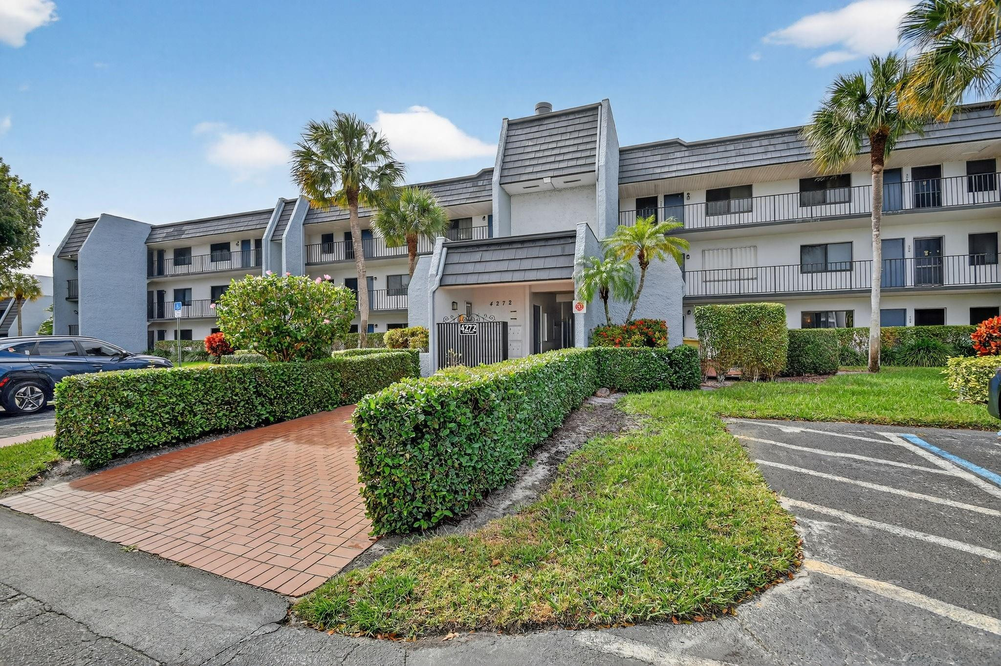 Foto de propiedad en 4272 Deste Court 106, Lake Worth, FL 33467 Lake Worth con MLS# 