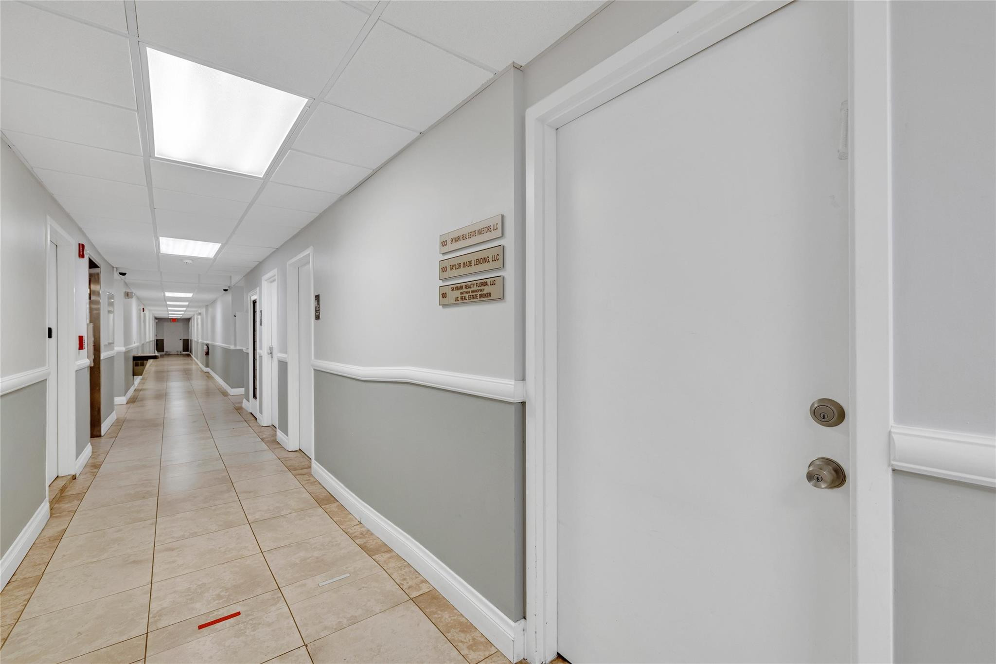 Foto de propiedad en 1400 E Oakland Park Boulevard 103, Oakland Park, FL 33334 Oakland Park con MLS# 