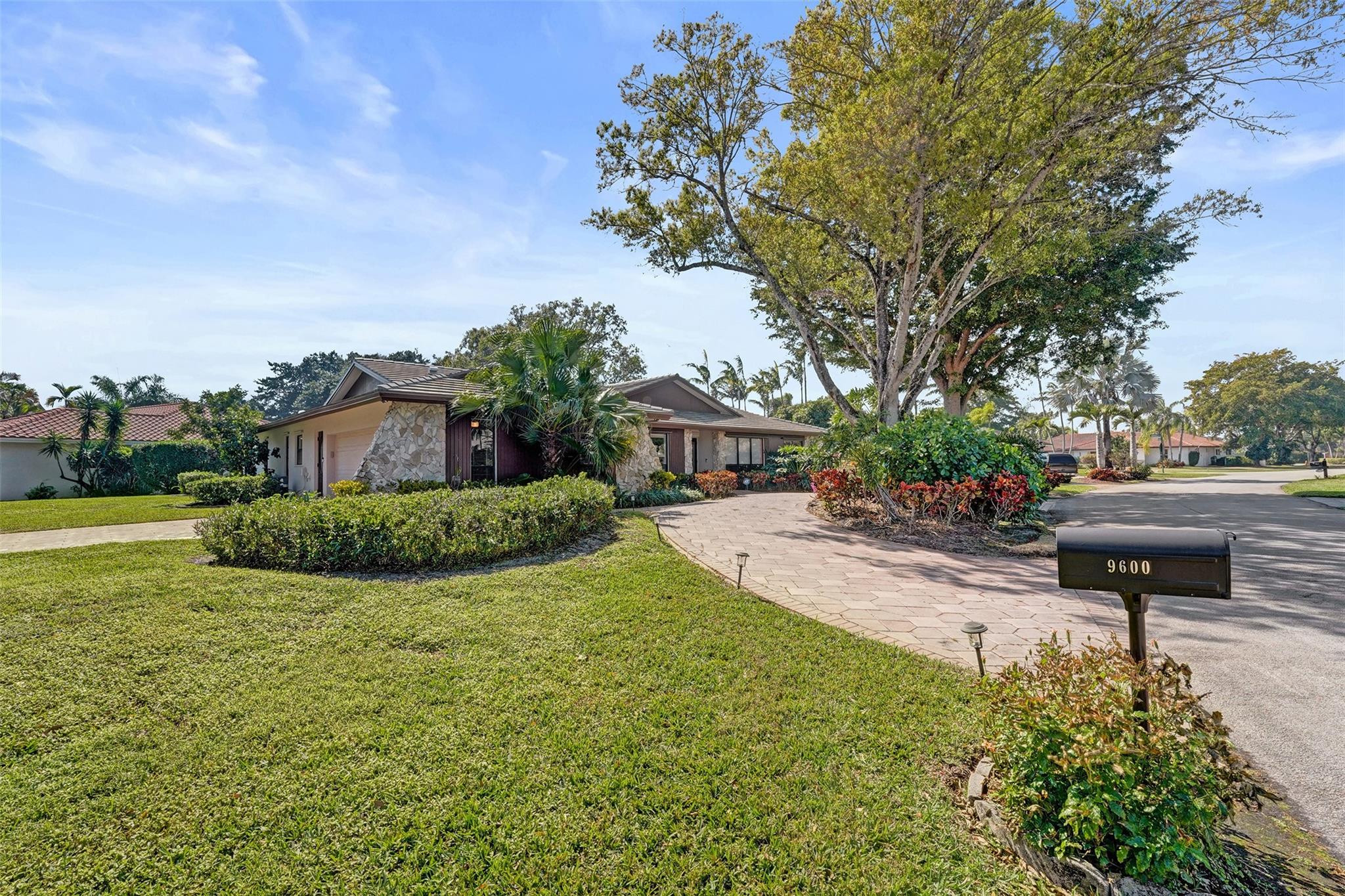 Foto de propiedad en 9600 Conch Shell Manor, Plantation, FL 33324 Plantation con MLS# 