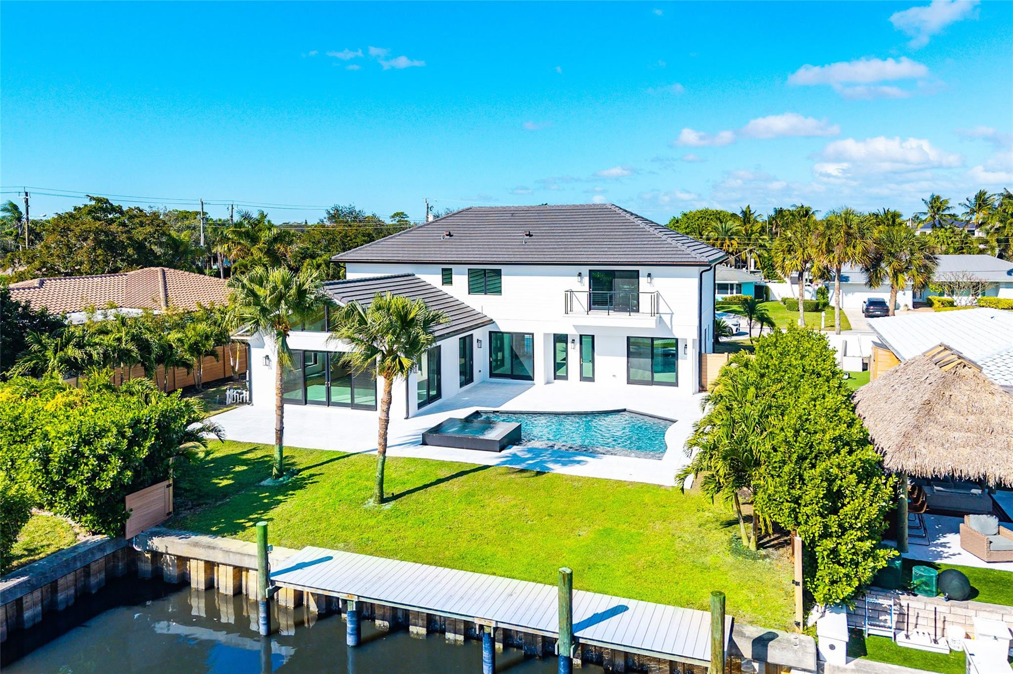 Foto de propiedad en 8 Leeward Circle, Jupiter, FL 33469 Jupiter con MLS# 