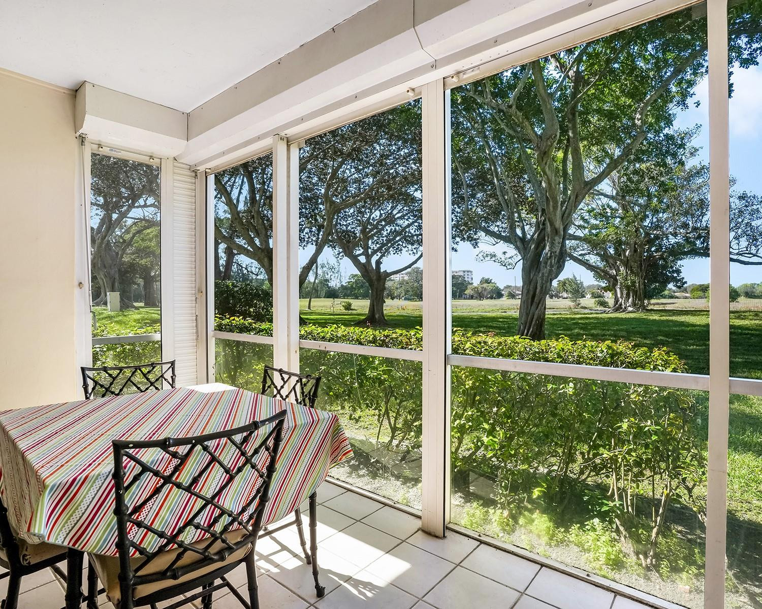 Foto de propiedad en 3090 N Course Drive 112, Pompano Beach, FL 33069 Pompano Beach con MLS# 