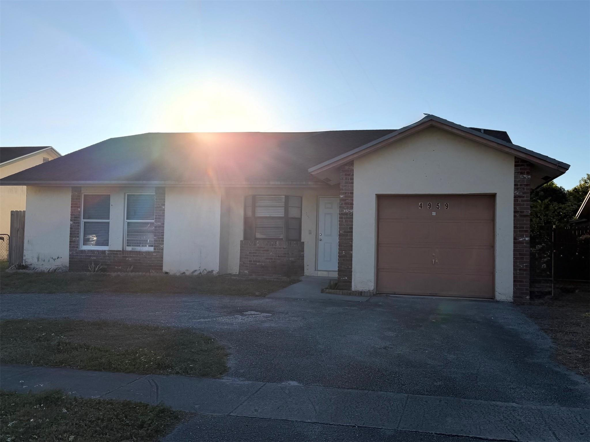Alquilada 4959 NW 91st Terrace, Sunrise, FL 33351, Sunrise, FL 33351